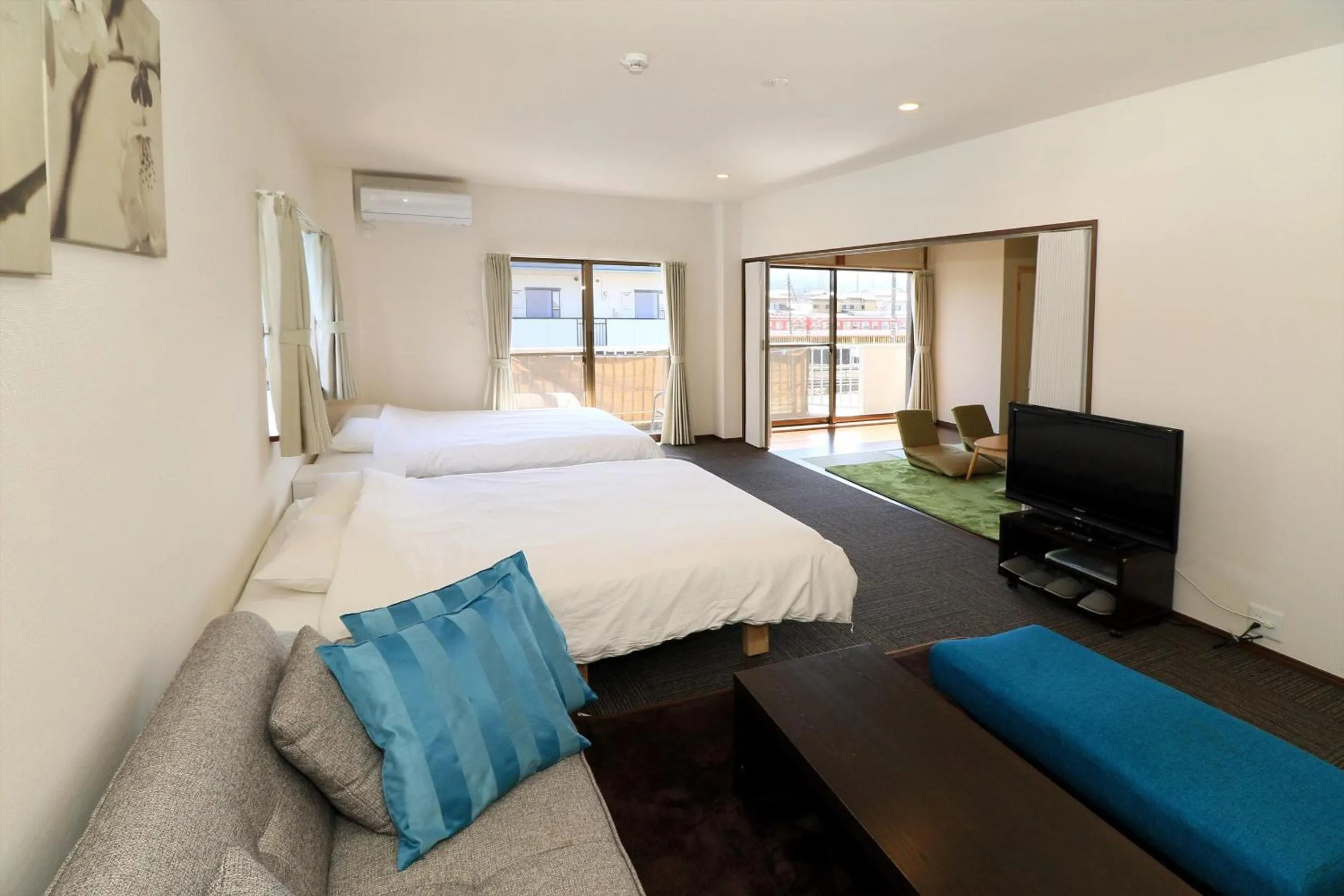 Photo of the whole room, Bed in Fuji scenic house 73