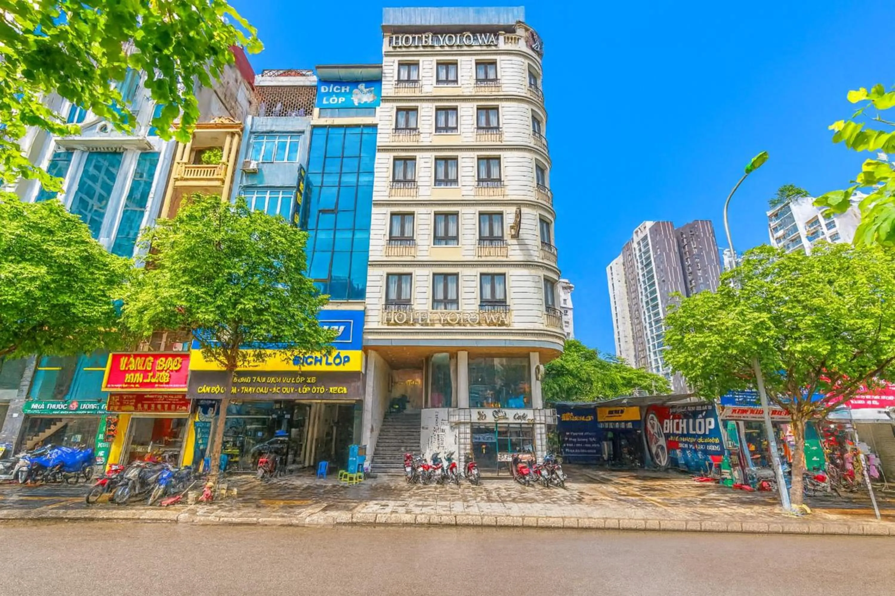 Property building in Yolo Wa Hotel