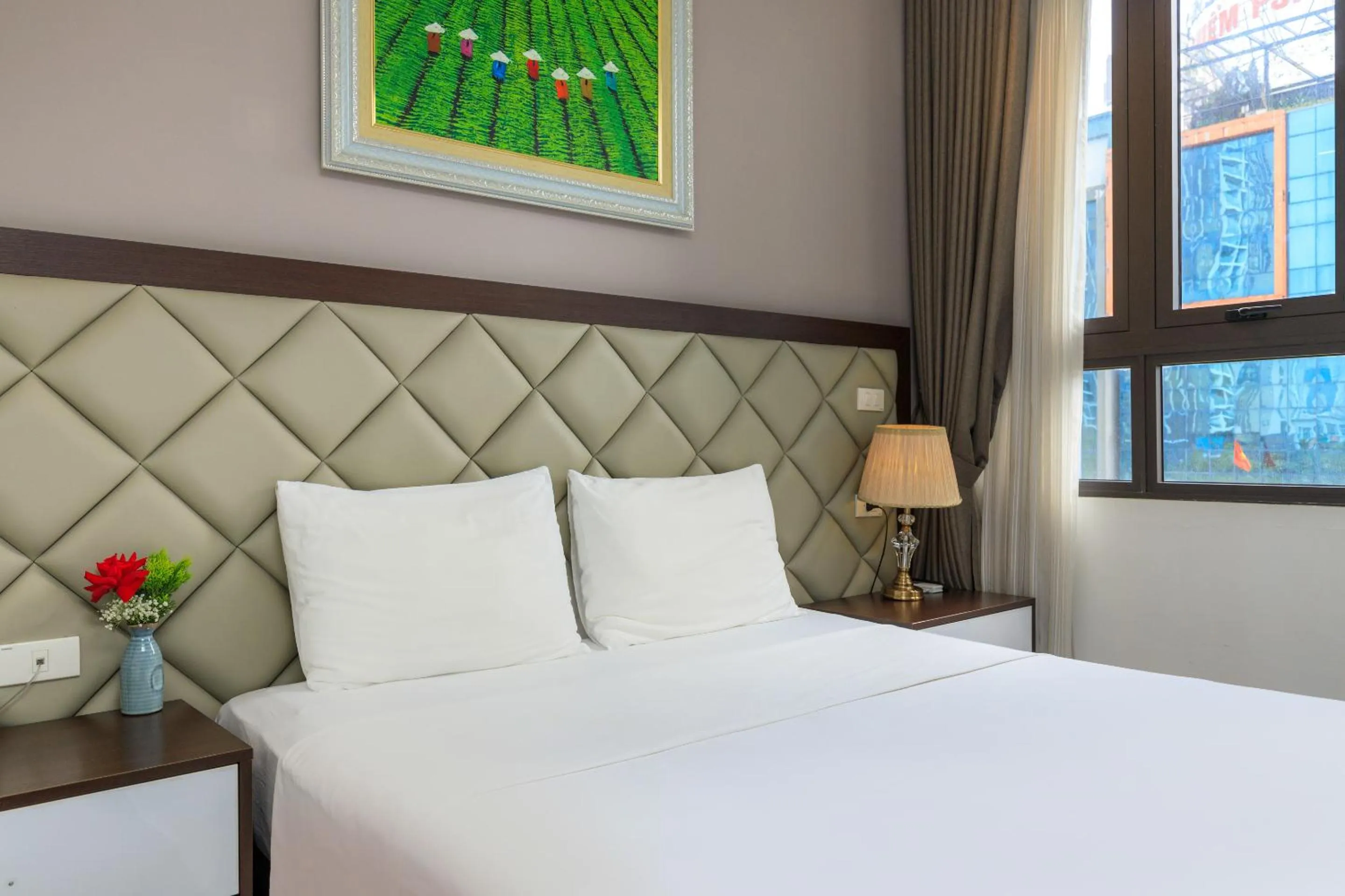 Photo of the whole room, Bed in Yolo Wa Hotel