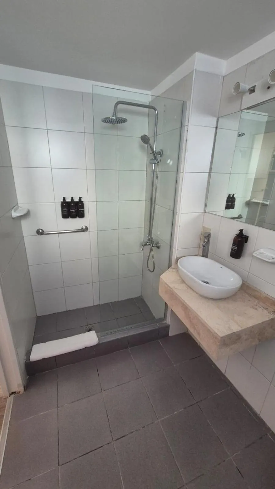 Bathroom in DAKAR HOTEL