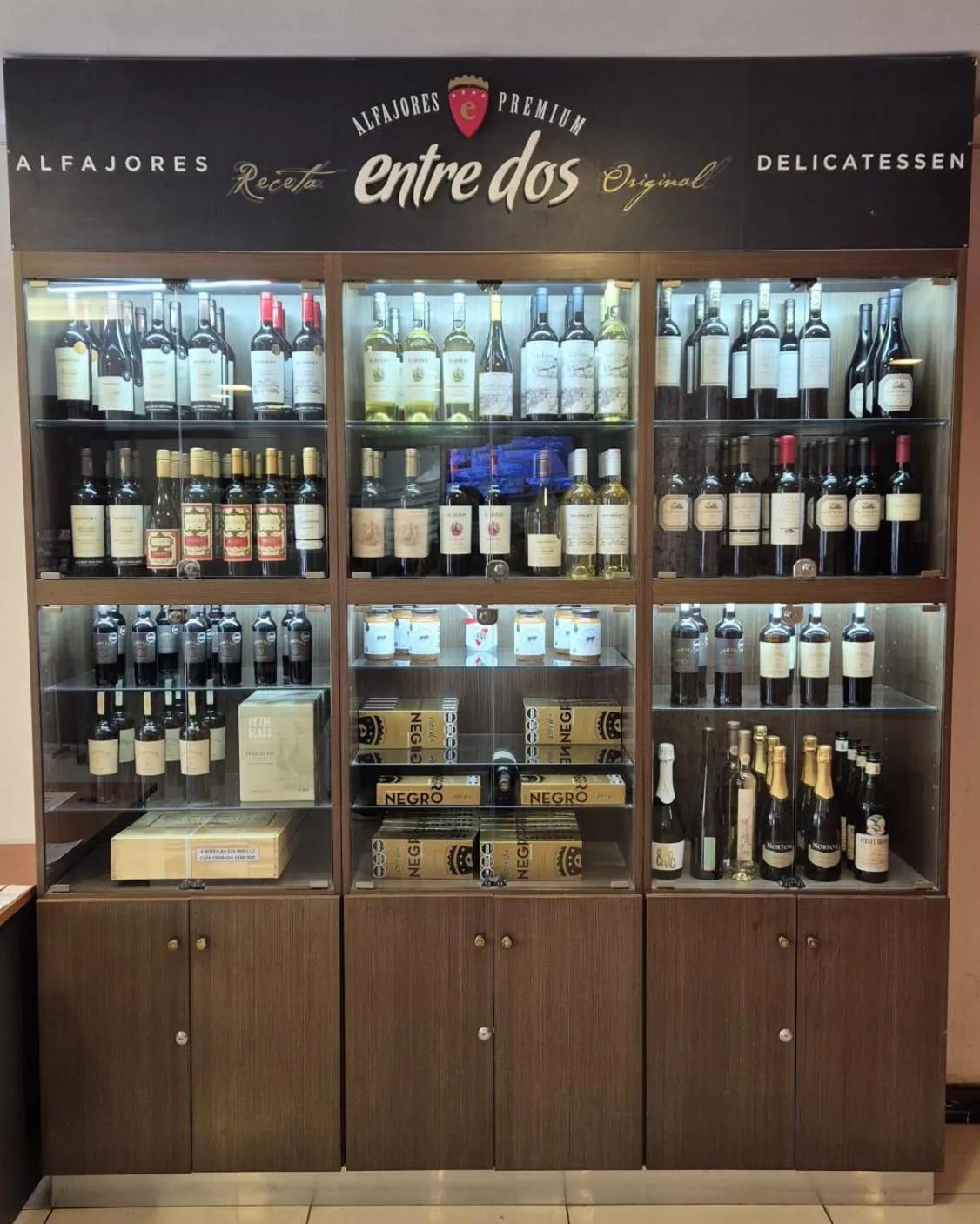 Lobby or reception in DAKAR HOTEL