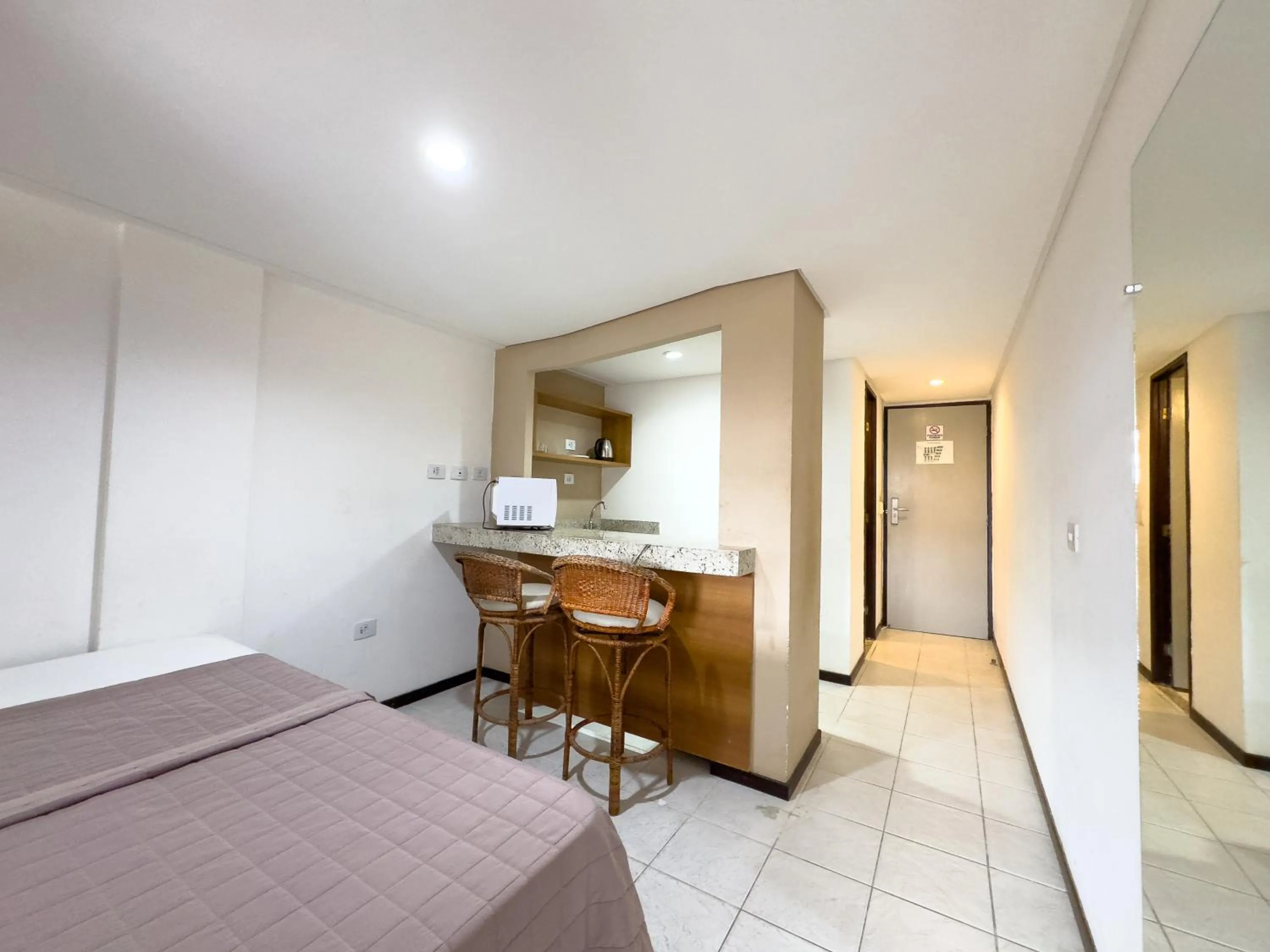 Photo of the whole room, Bed in Pipas Bay