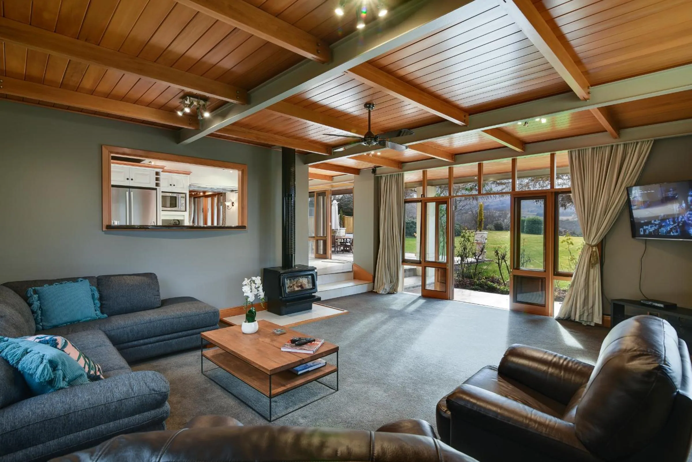 Manata Homestead & Lodge