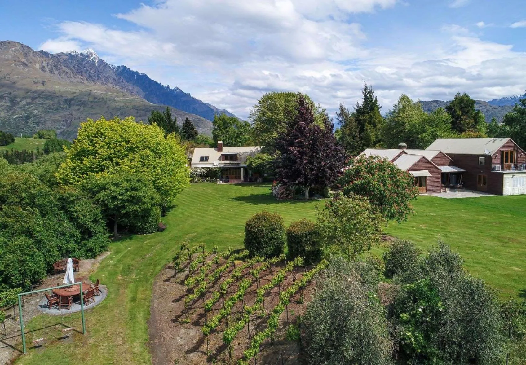 Manata Homestead & Lodge