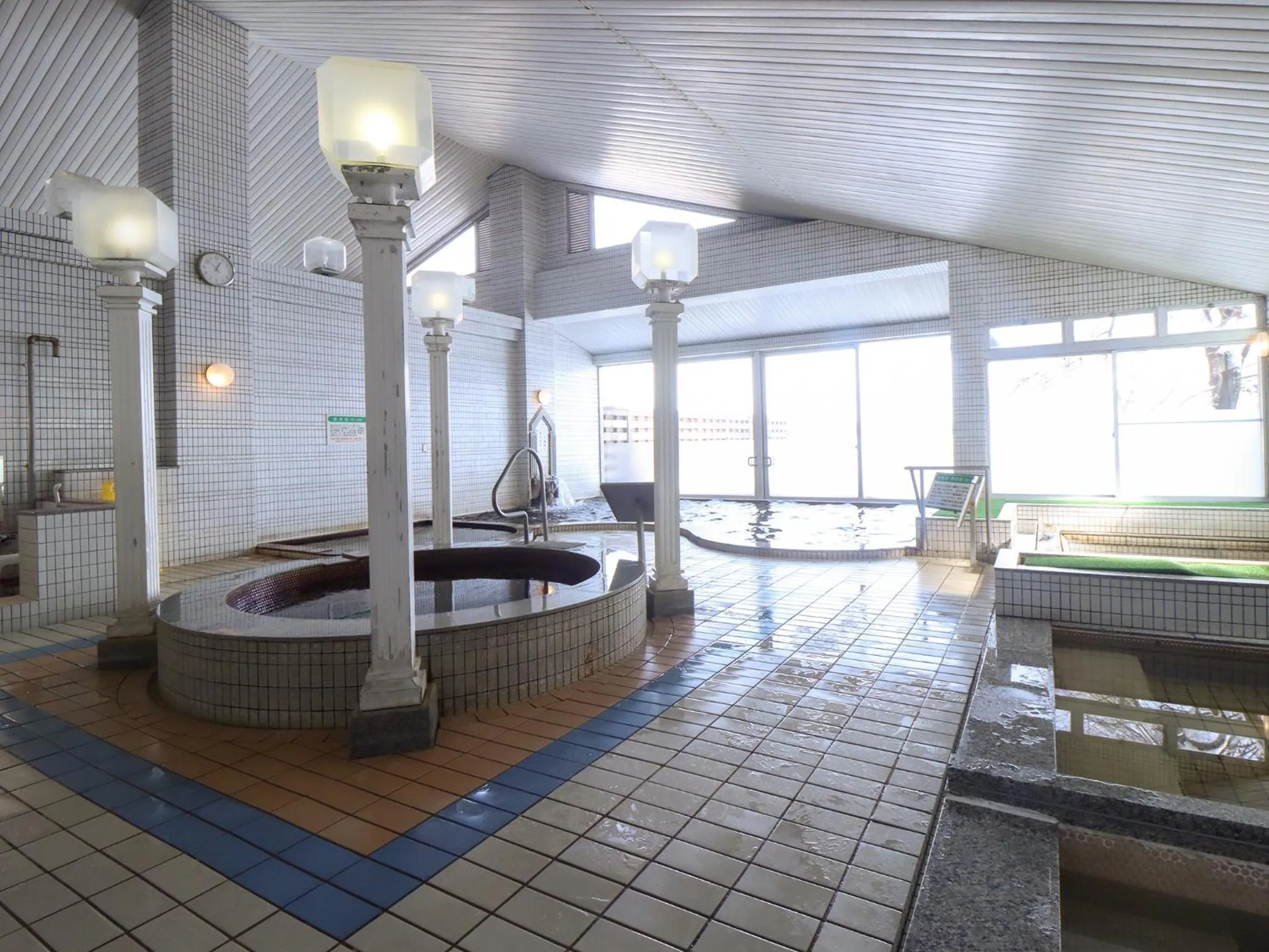 Hot Spring Bath in Niitsuru Onsen Nda
