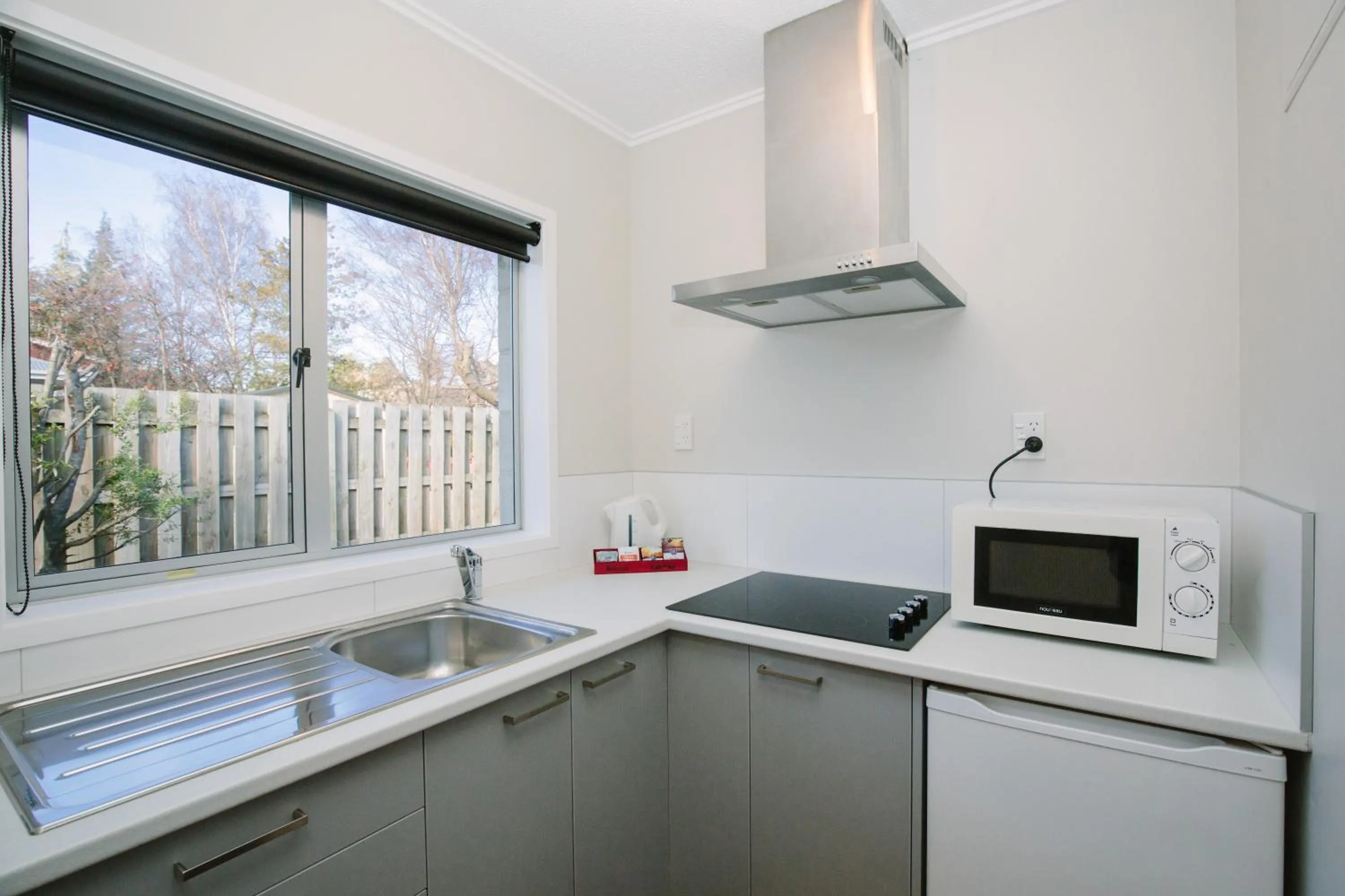 Kitchen or kitchenette in Alpine Motel