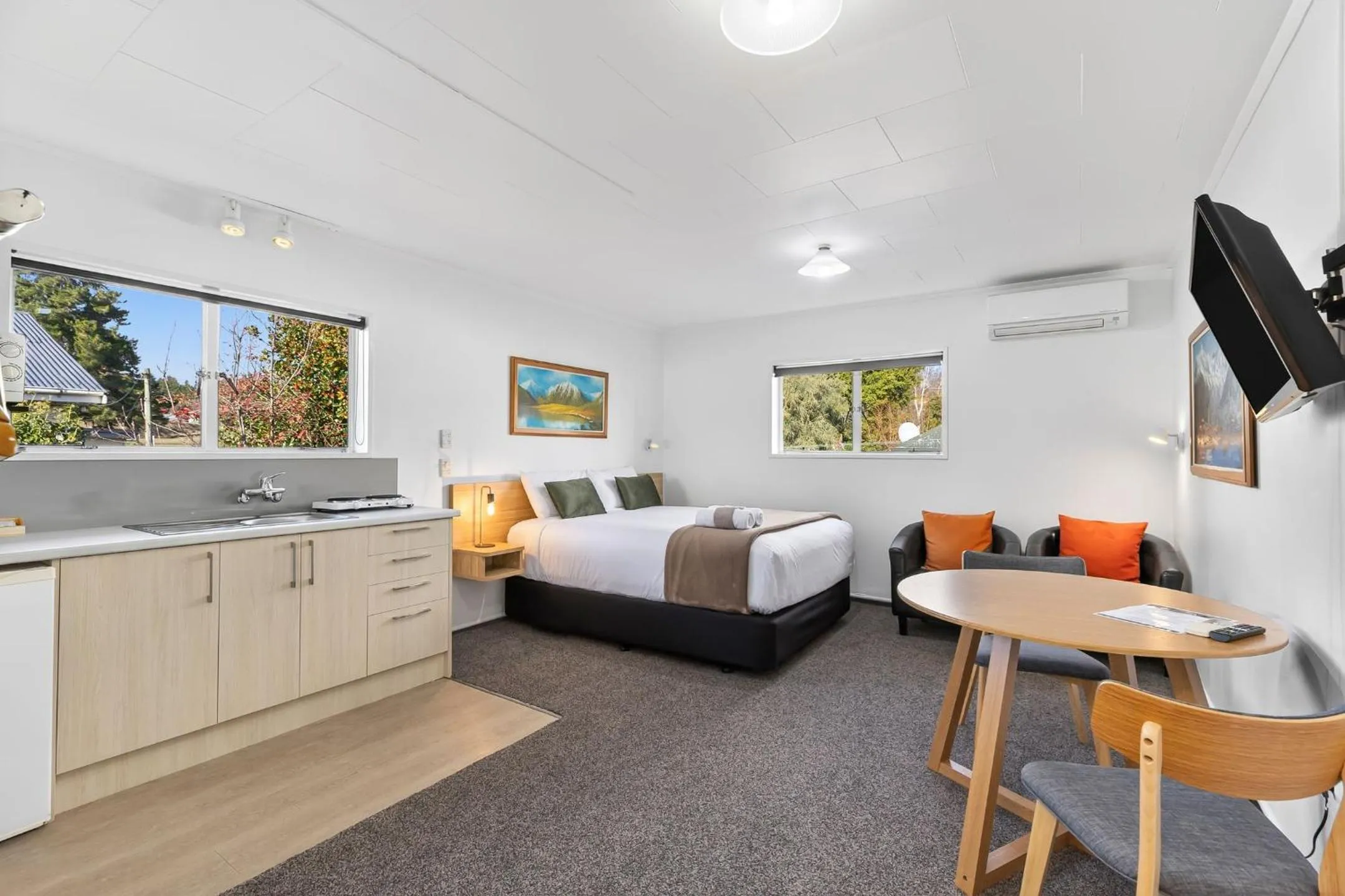 TV and multimedia, Bed in Alpine Motel