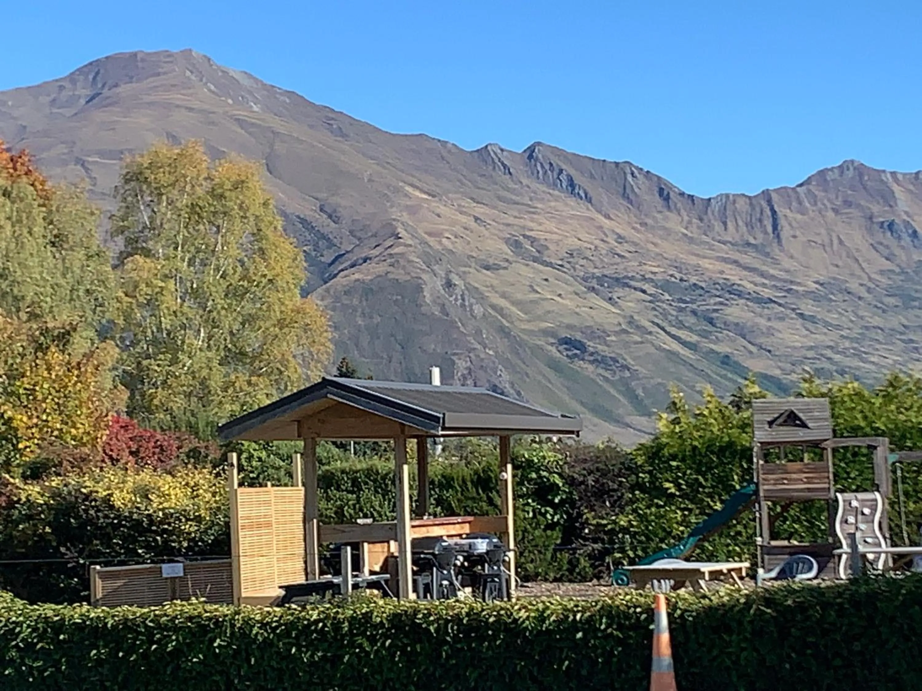 BBQ facilities in Alpine Motel