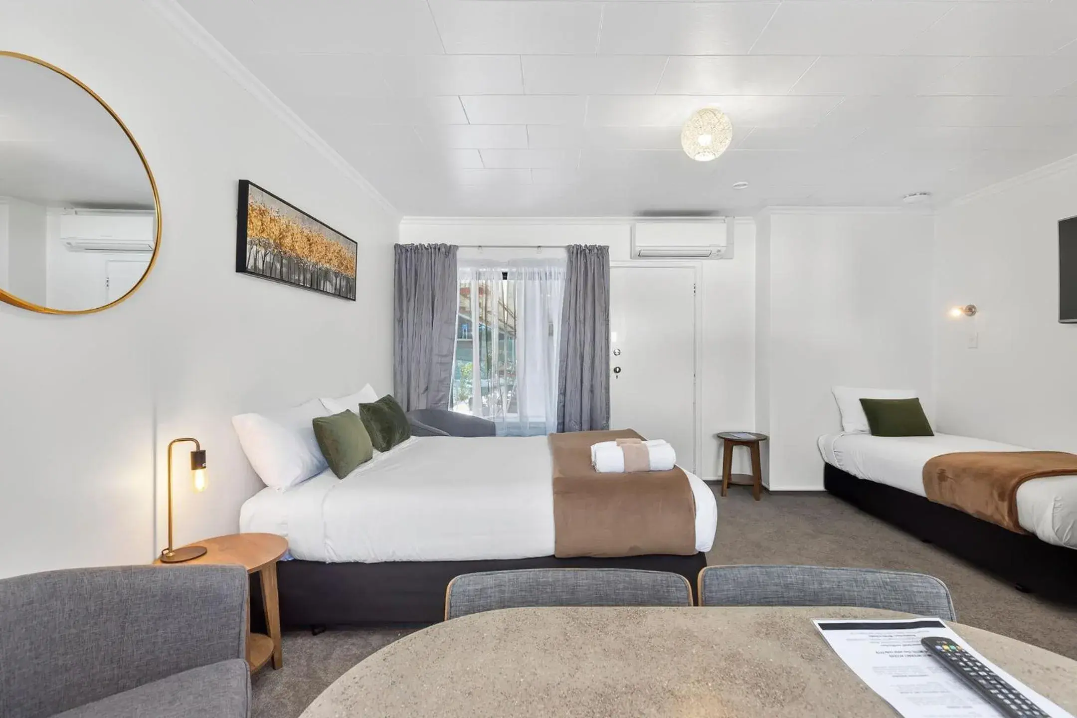 Queen Studio in Alpine Motel Queen Studio in Alpine Motel