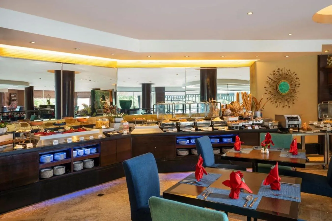 Restaurant/places to eat in Hotel Ciputra Semarang managed by Swiss-Belhotel International
