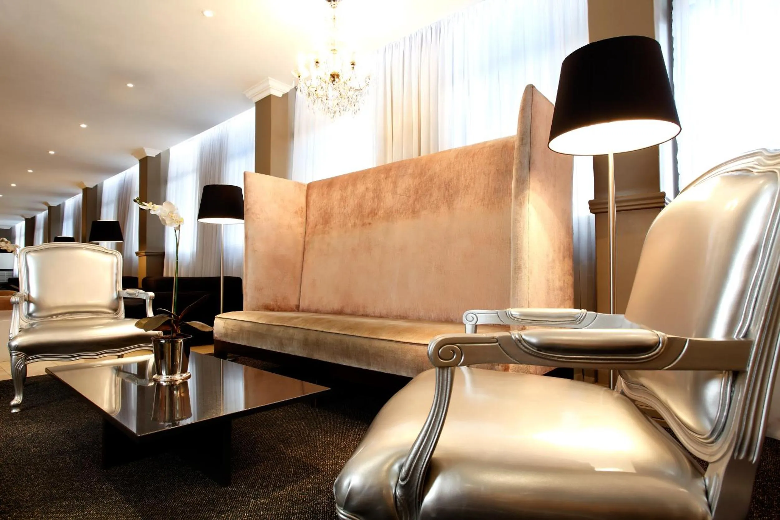 Lounge or bar in Manhattan Hotel