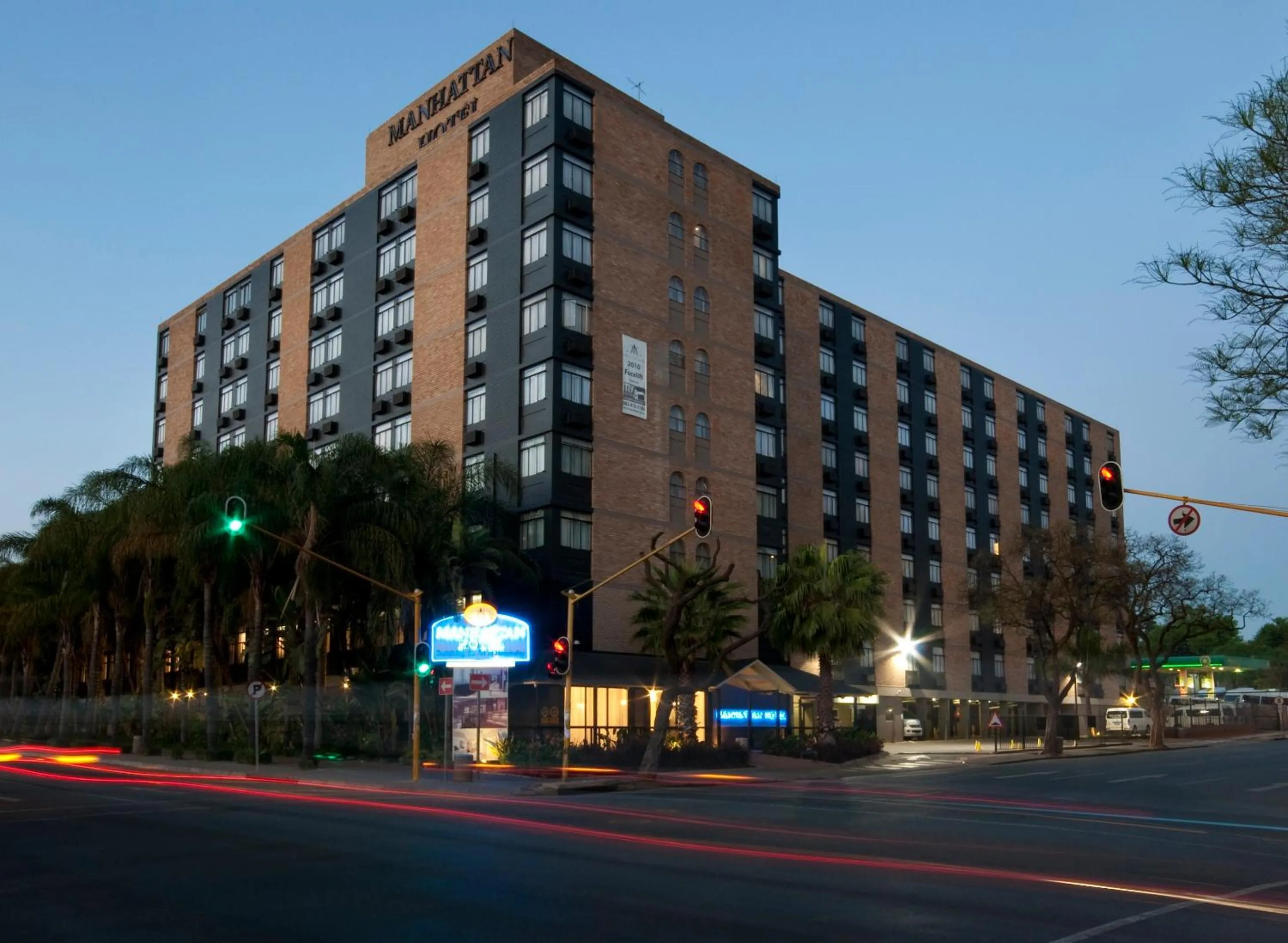 Facade/entrance in Manhattan Hotel