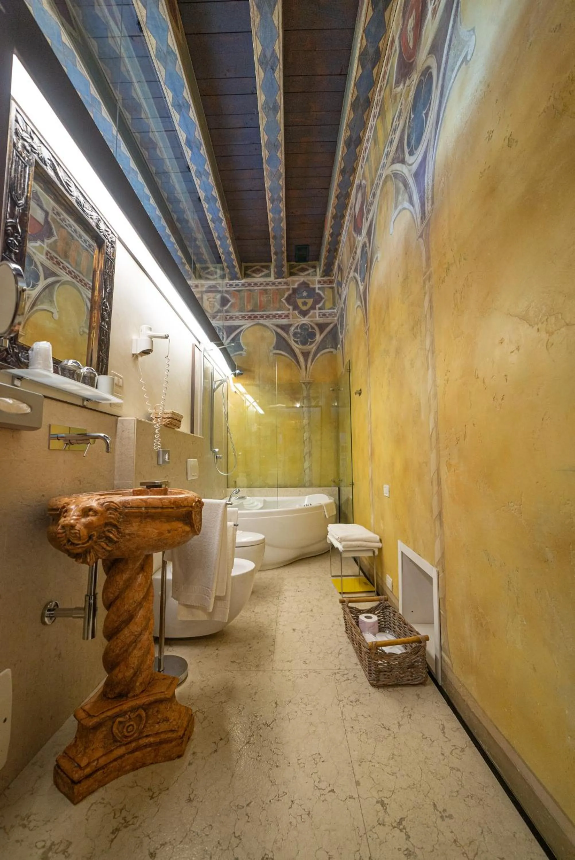 Bathroom in Relais Castello Bevilacqua