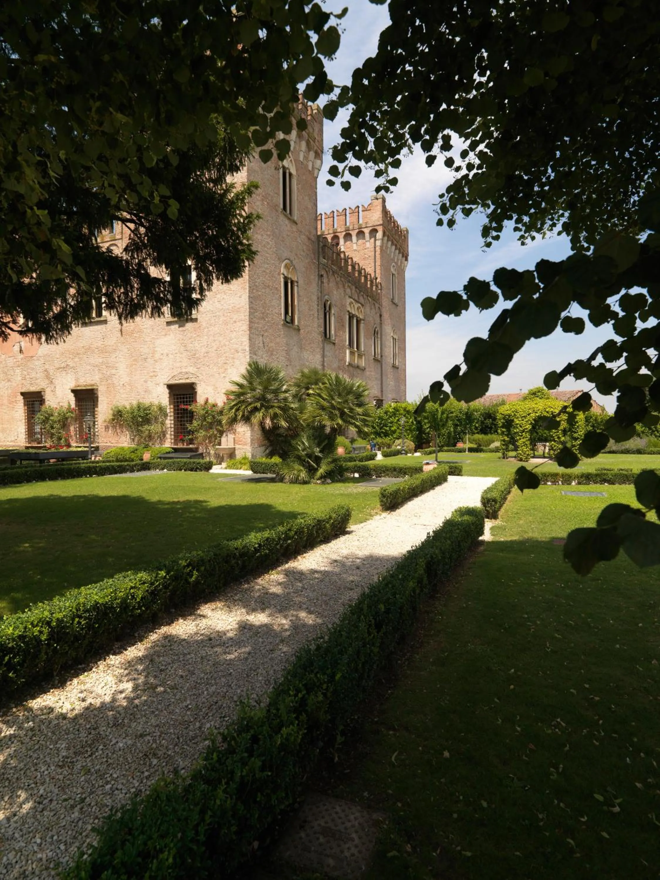 Garden in Relais Castello Bevilacqua