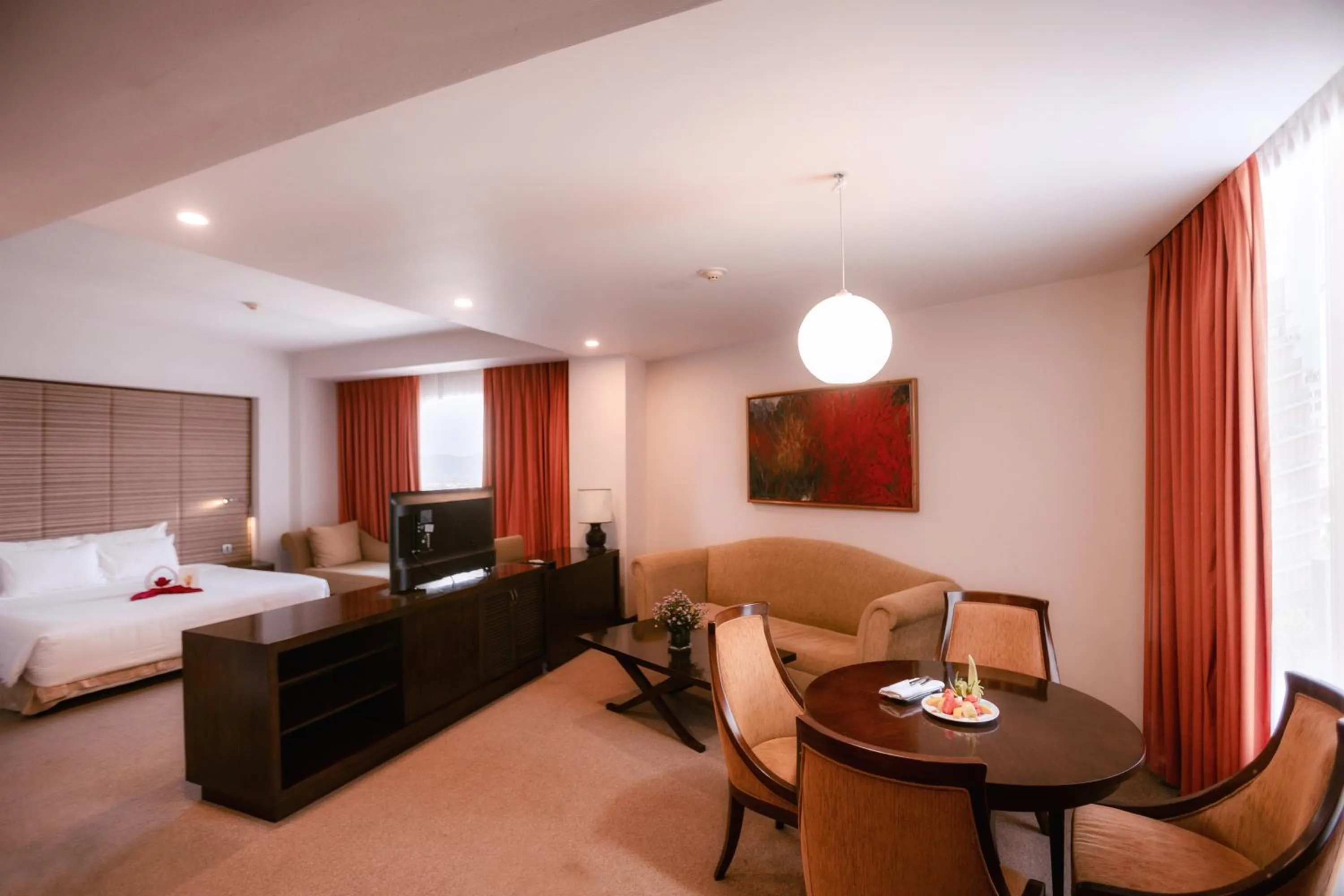 Photo of the whole room, Bed in Muong Thanh Holiday Hue Hotel