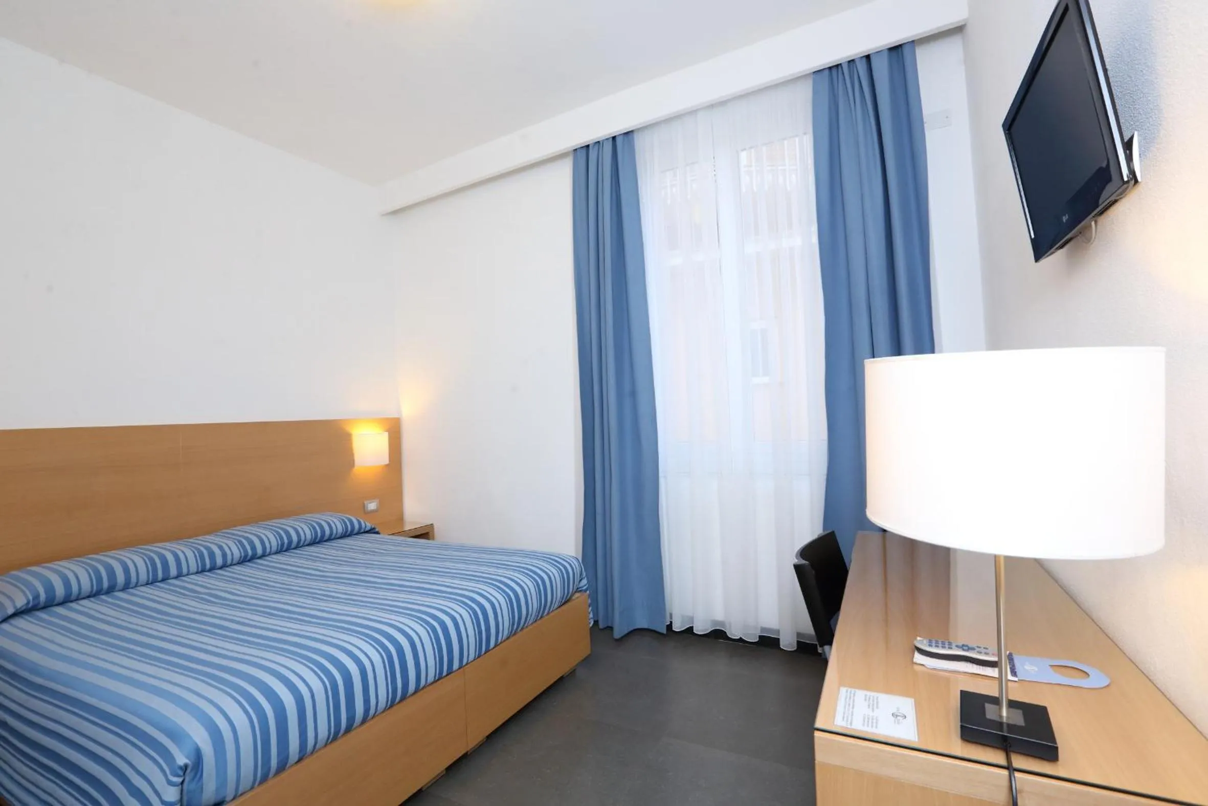 Bedroom, Bed in Hotel Genova