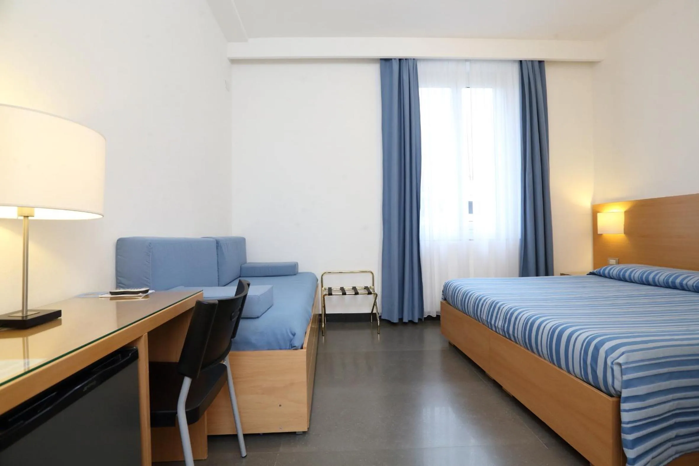 Bedroom, Bed in Hotel Genova