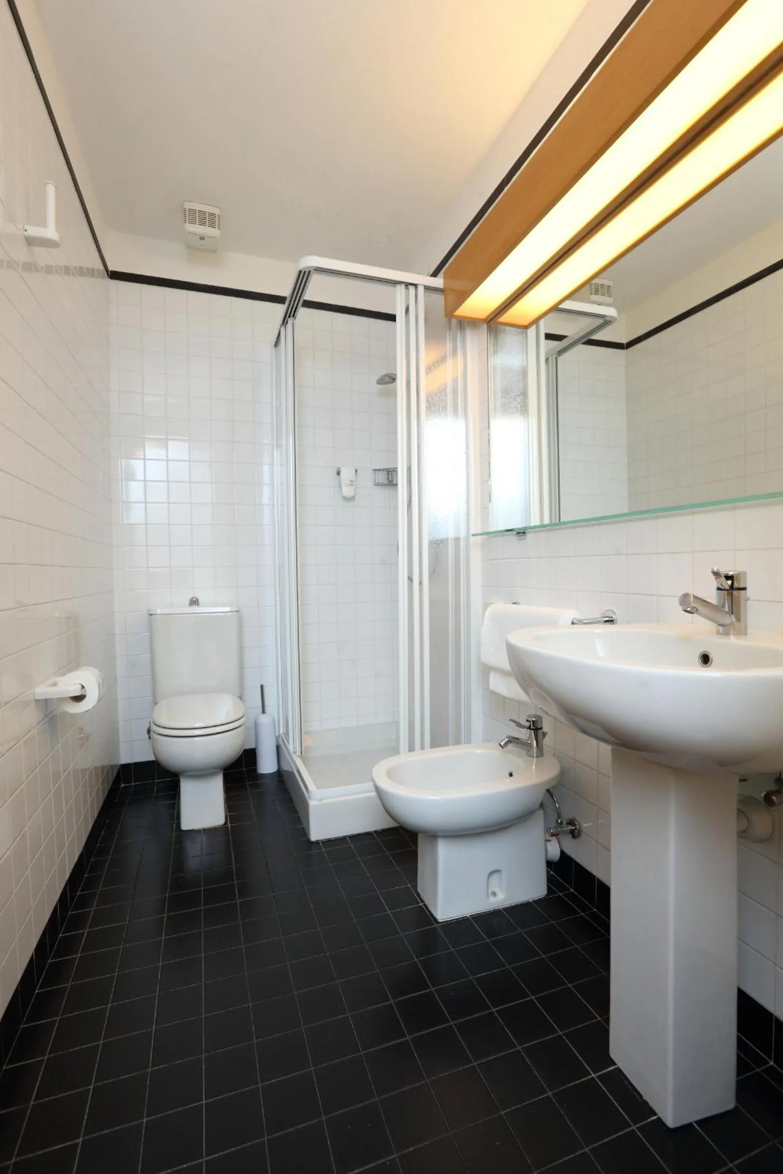 Shower in Hotel Genova