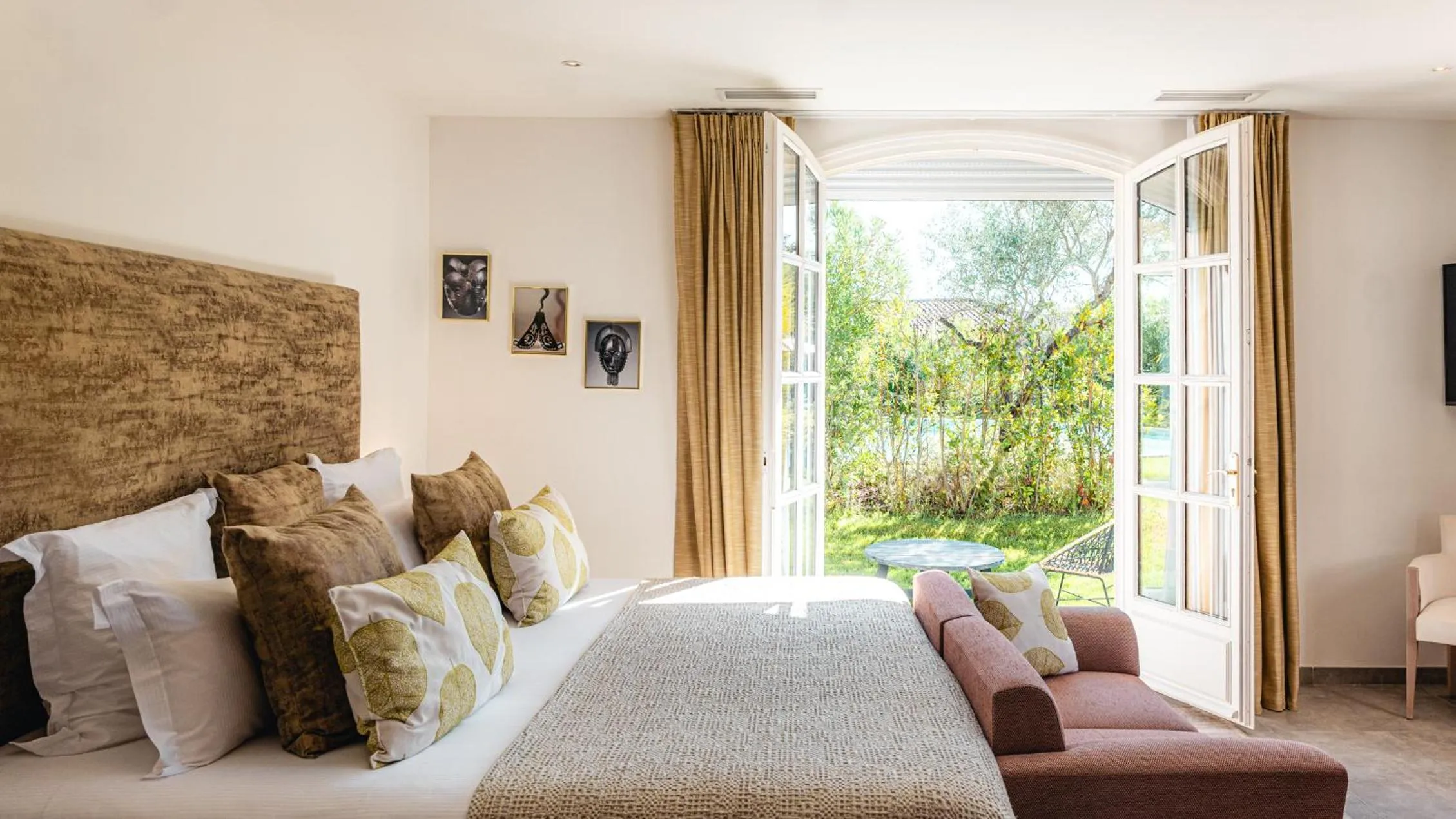 Bedroom, Bed in Domaine de l'Astragale