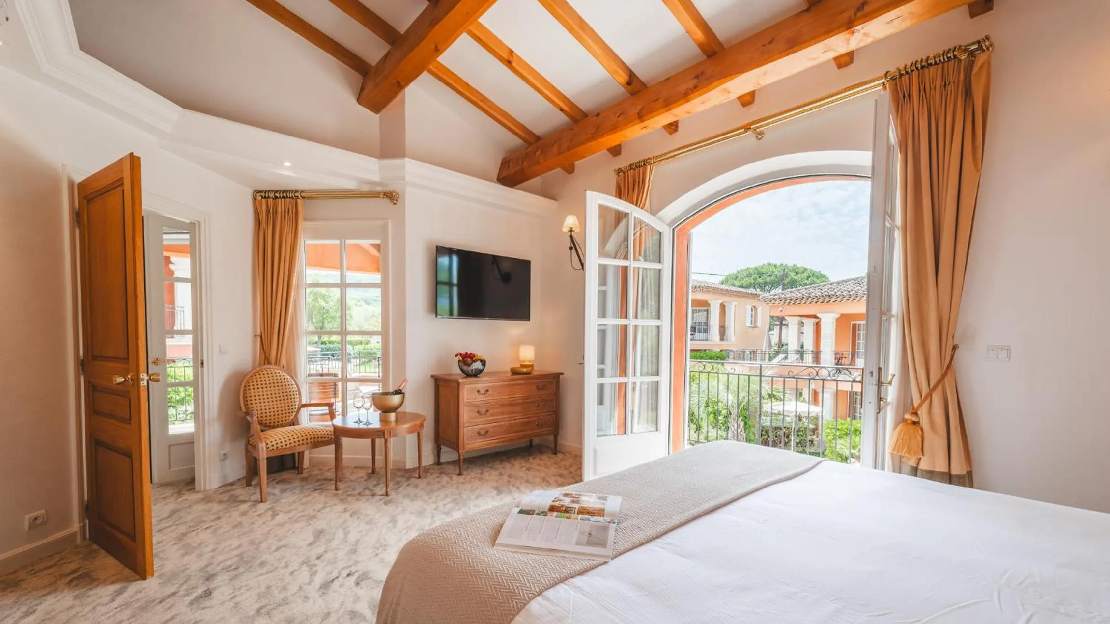 Bedroom, Bed in Domaine de l'Astragale