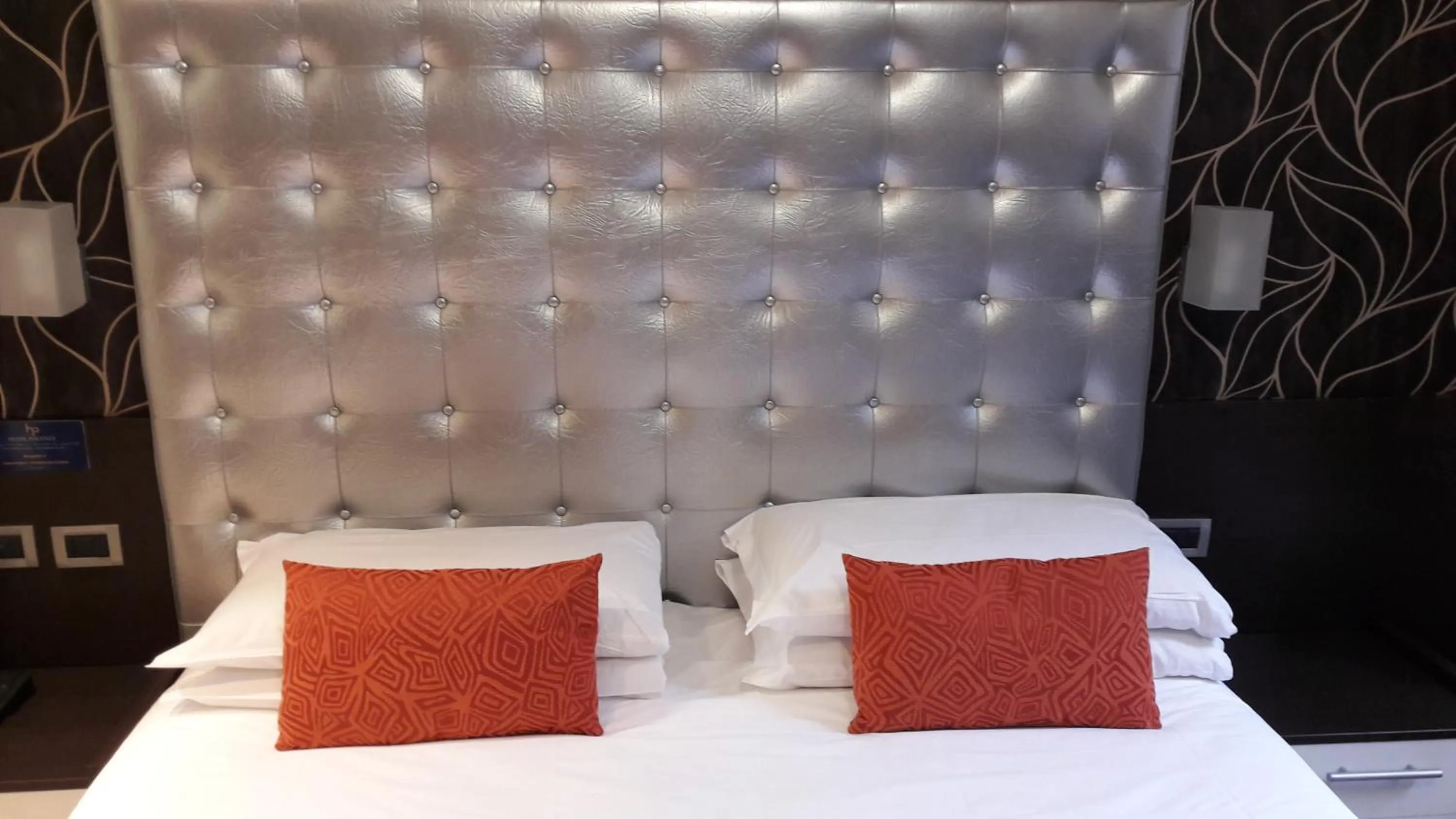 Photo of the whole room, Bed in Hotel Piacenza