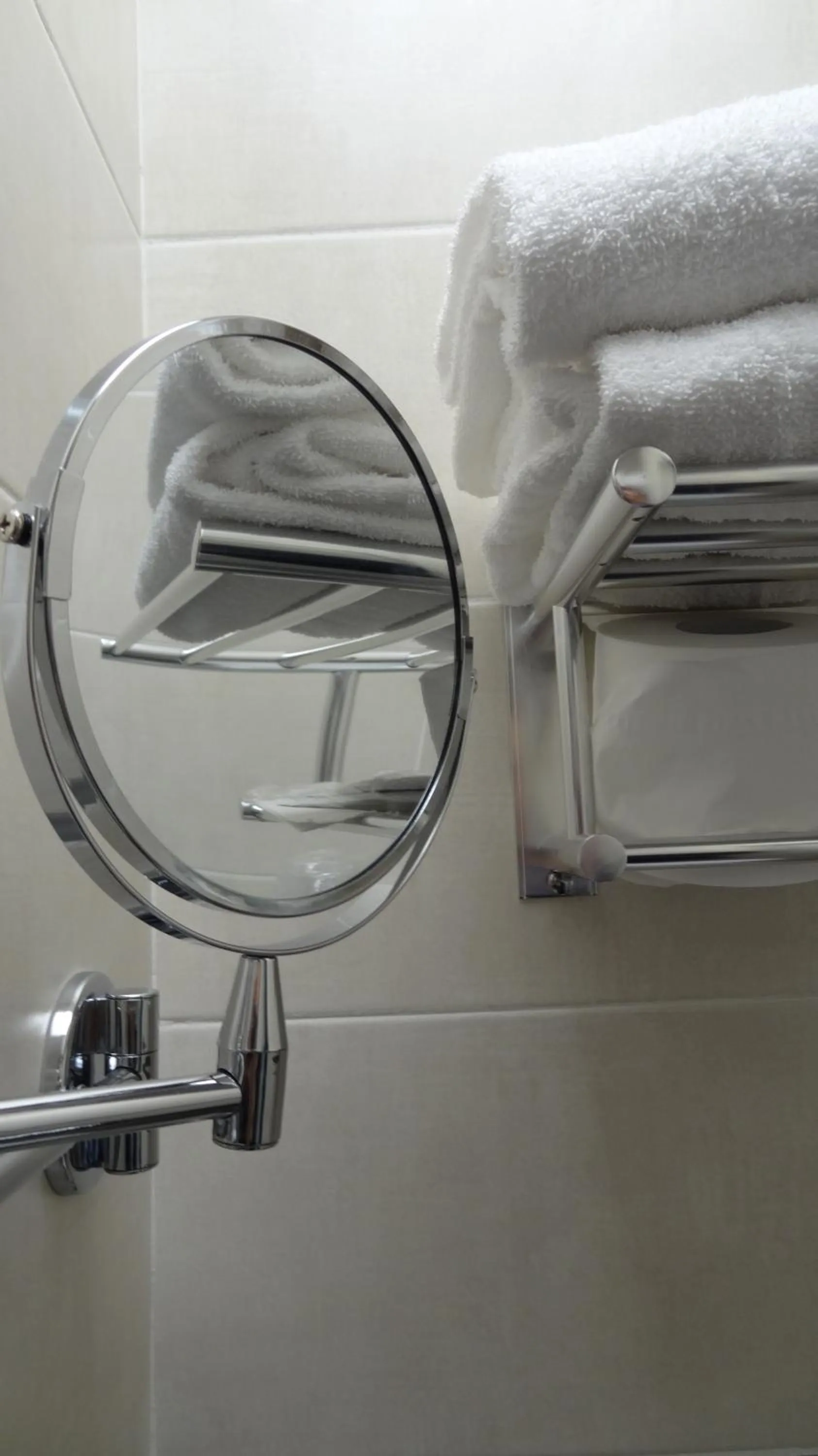 Bathroom in Hotel Piacenza