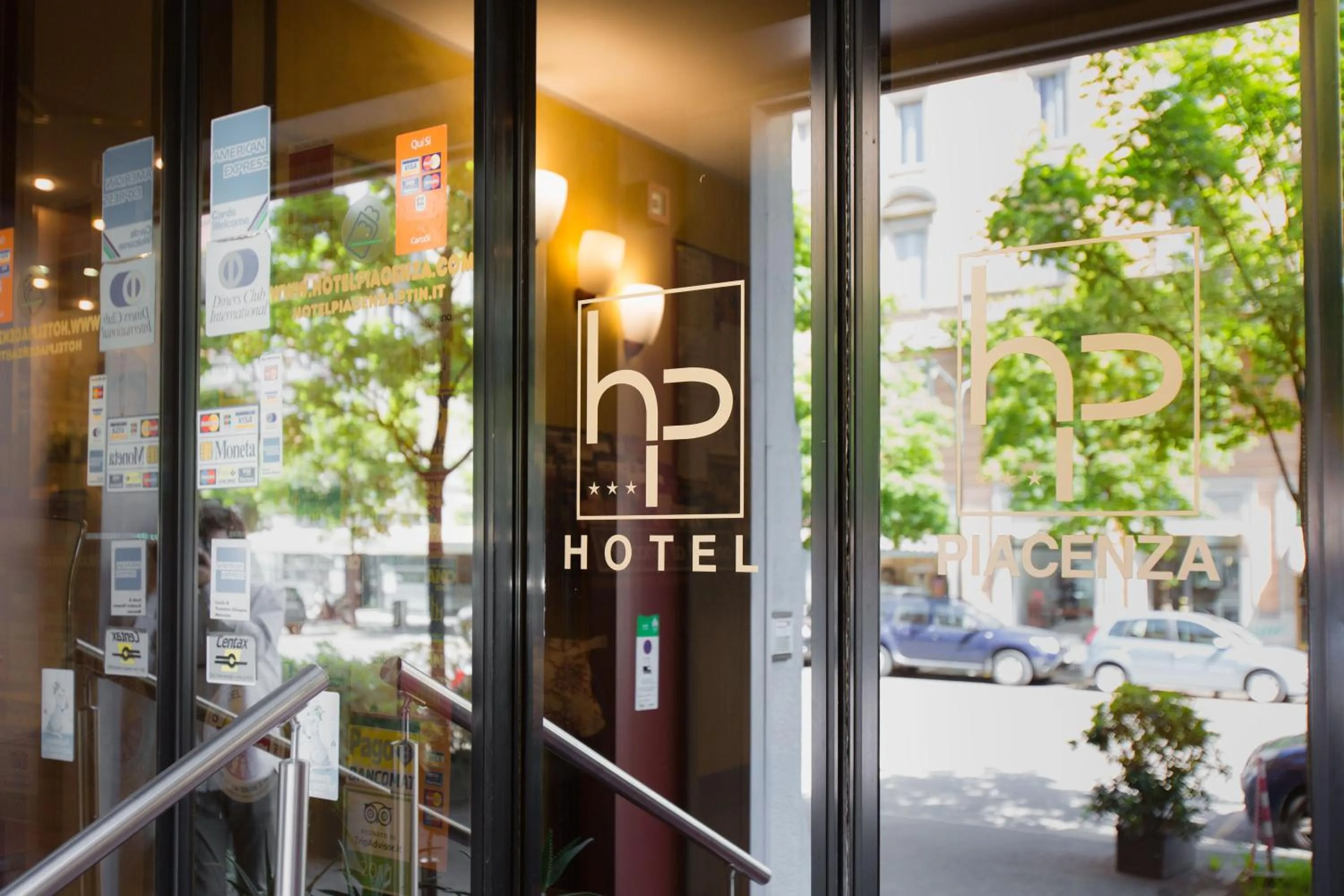 Facade/entrance in Hotel Piacenza