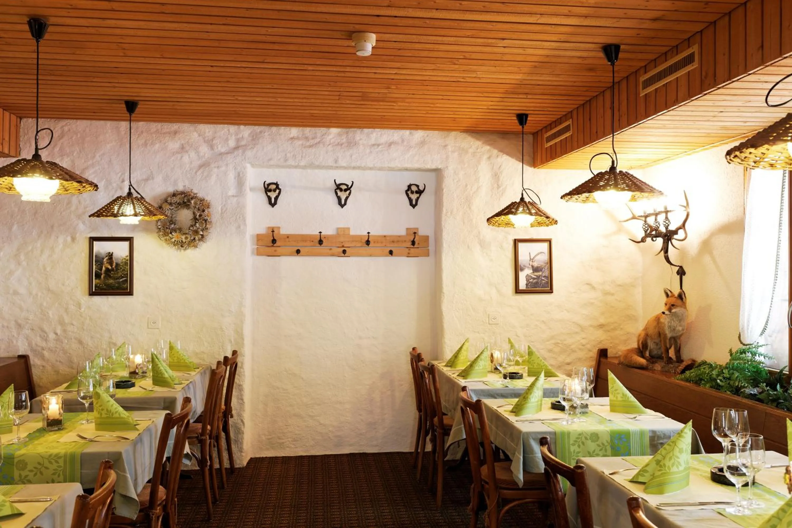 Restaurant/places to eat in Hotel Steinbock