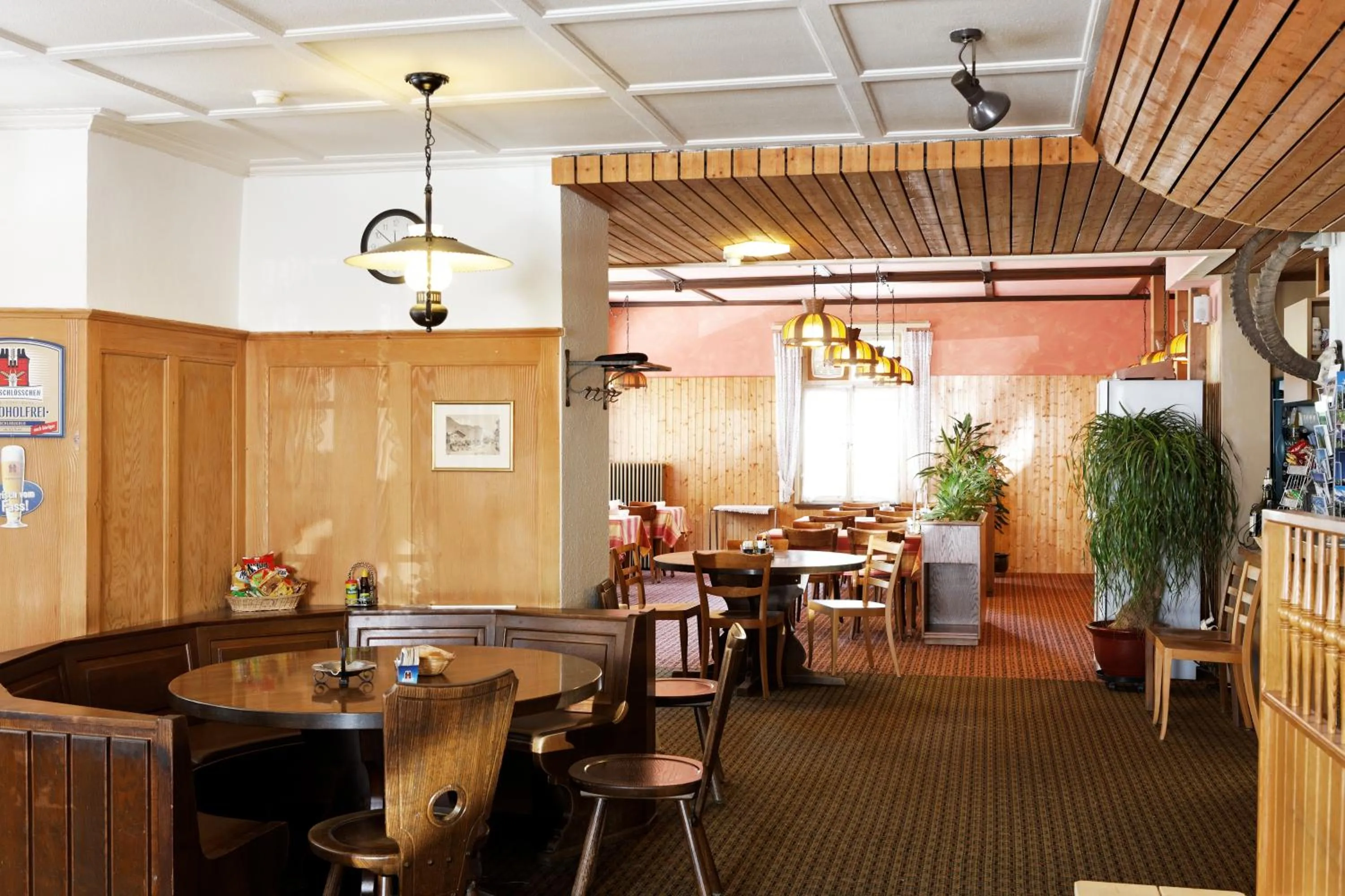 Restaurant/places to eat in Hotel Steinbock