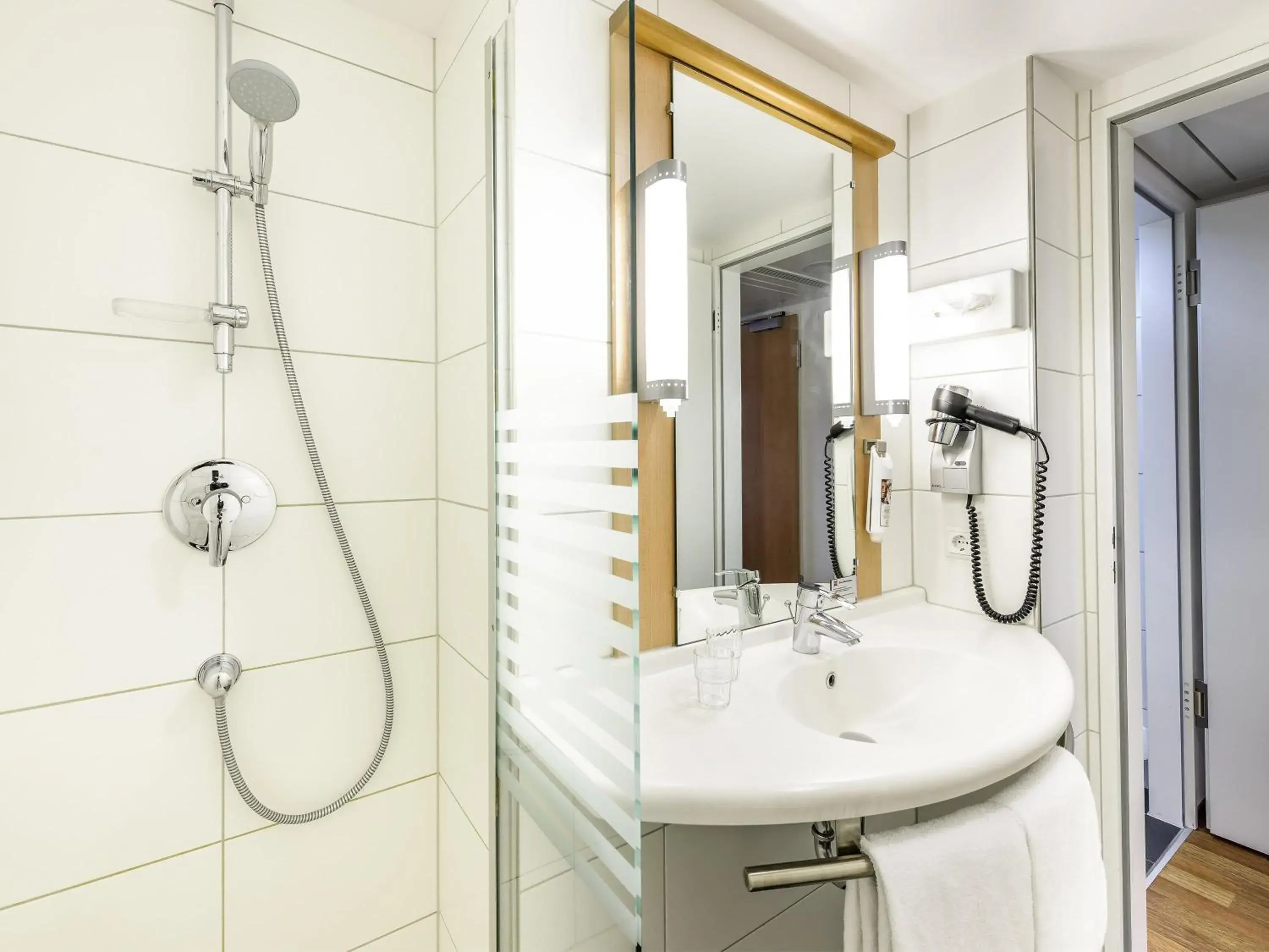 Standard Double Room with Sofa in ibis Konstanz Standard Double Room with Sofa in ibis Konstanz