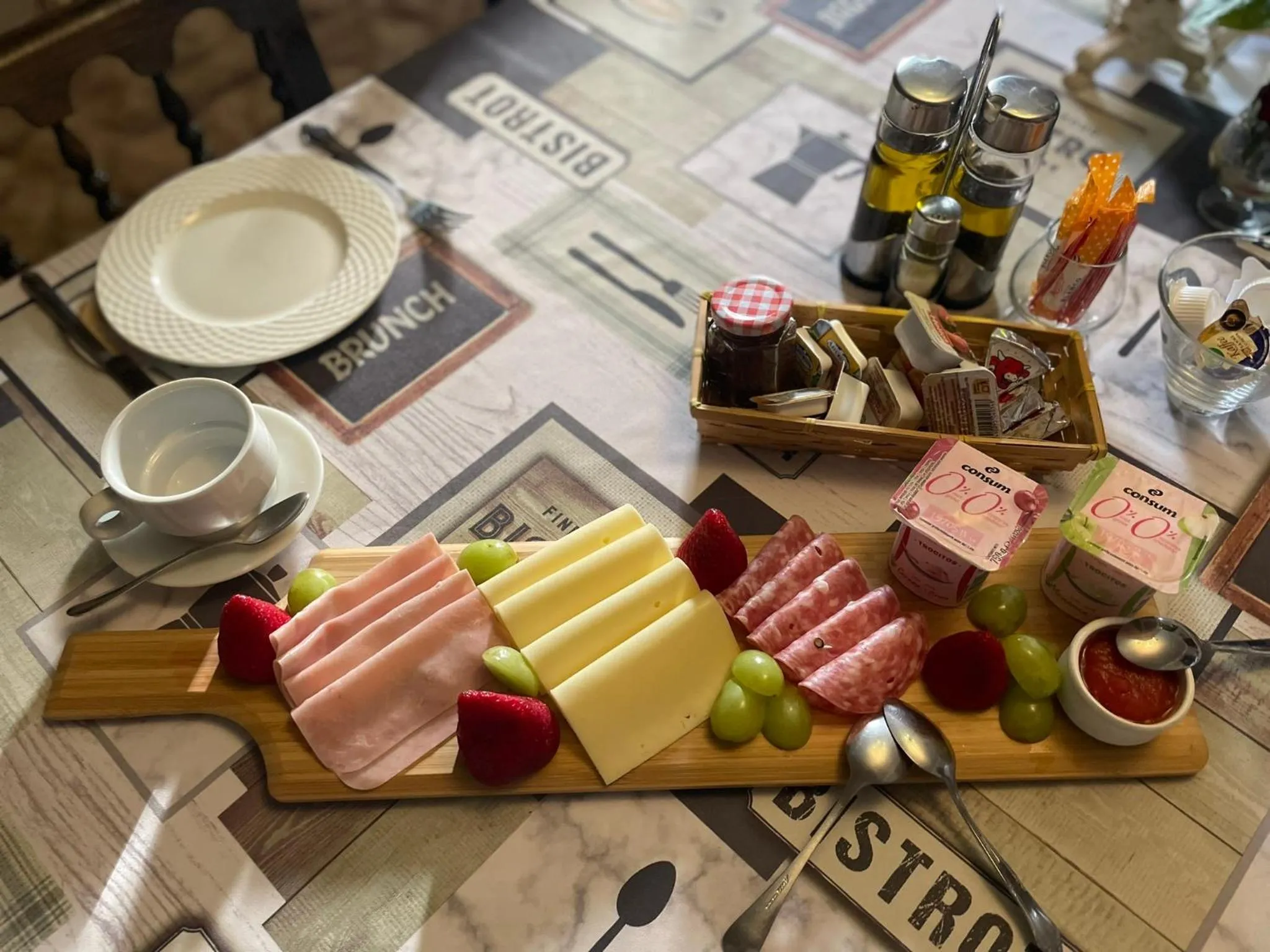 Breakfast in Casa Rural Ubeda - B&B - Pinoso-Alicante