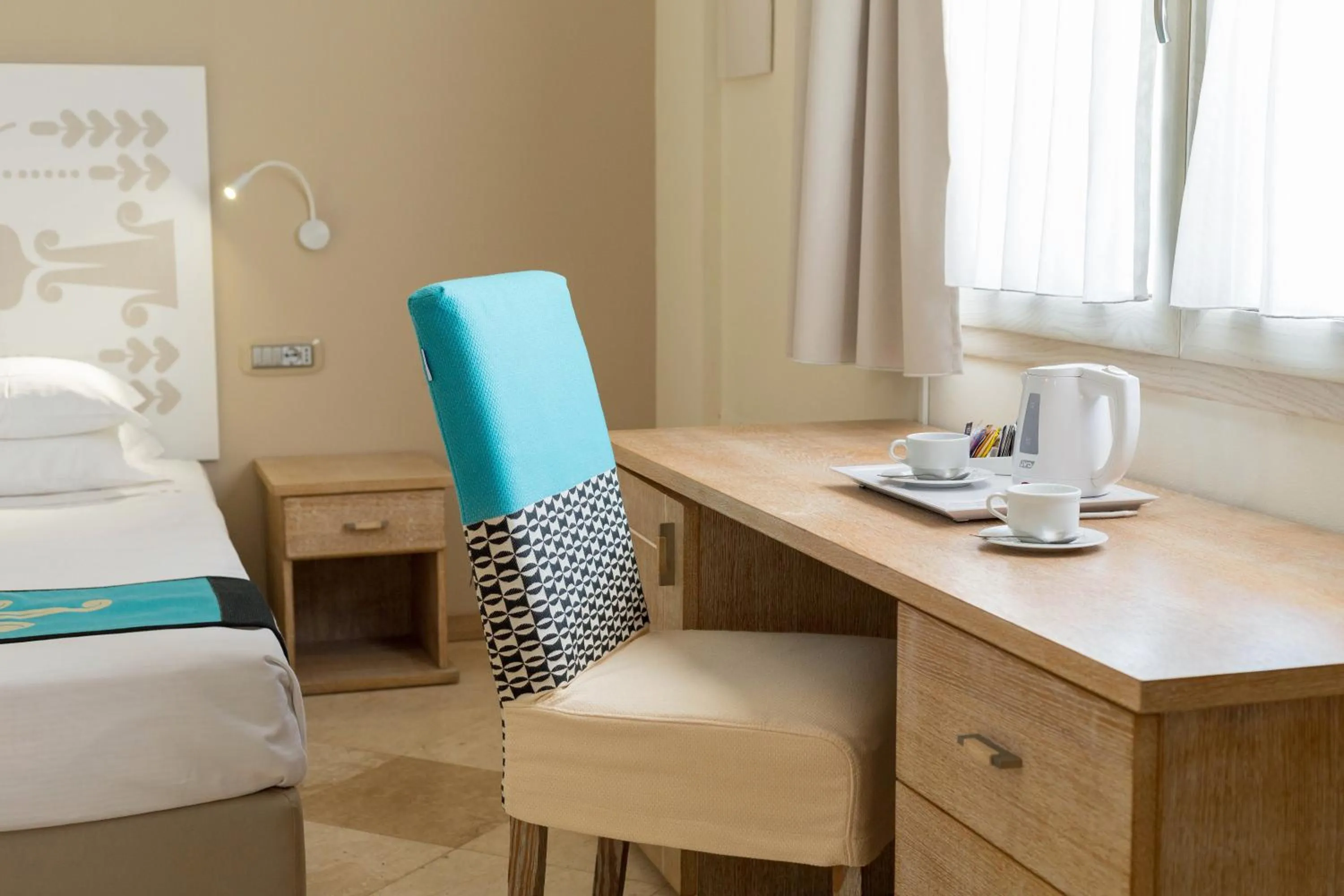 Coffee/tea facilities, Bed in Hotel Domomea