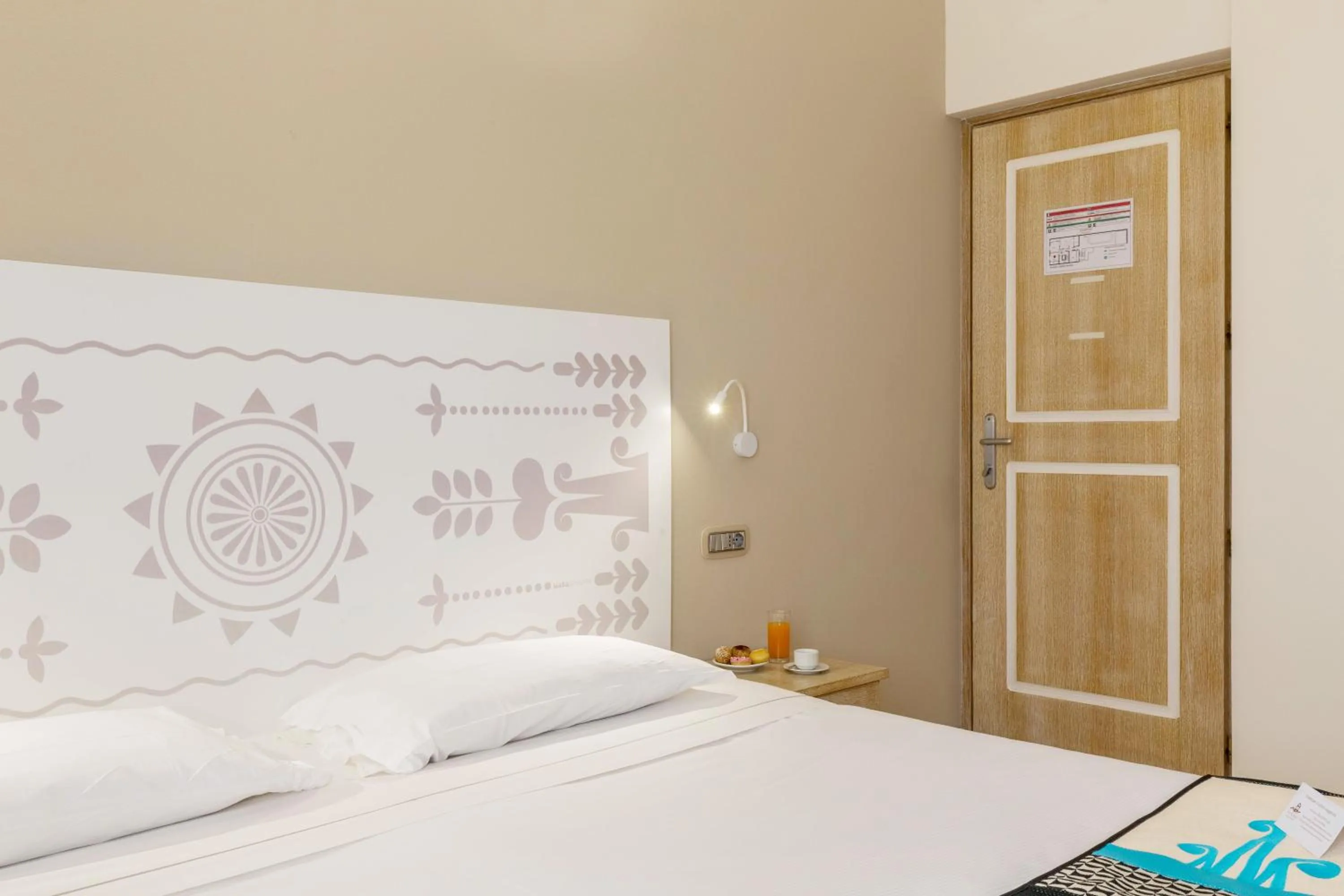 Photo of the whole room, Bed in Hotel Domomea