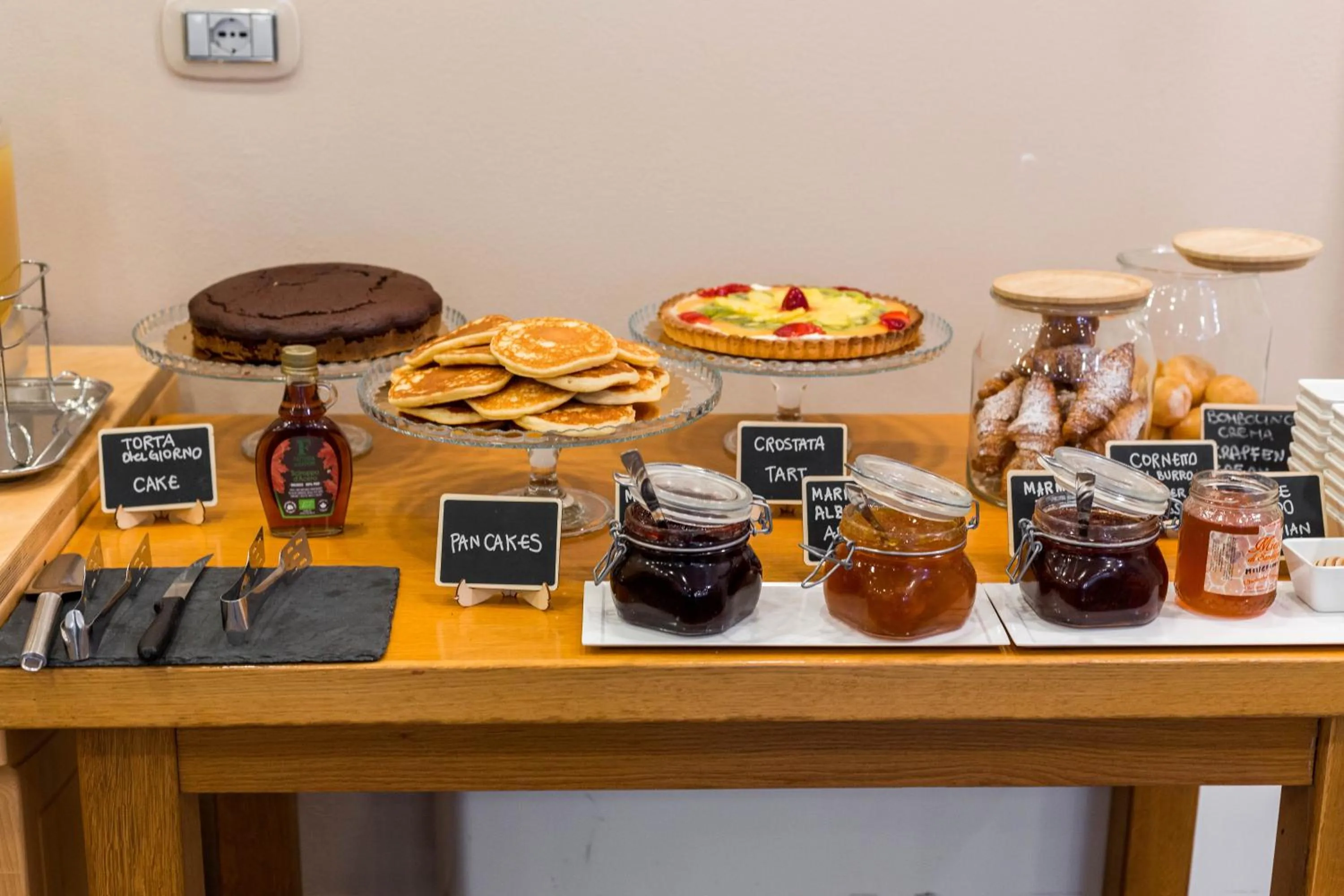 Breakfast in Hotel Domomea