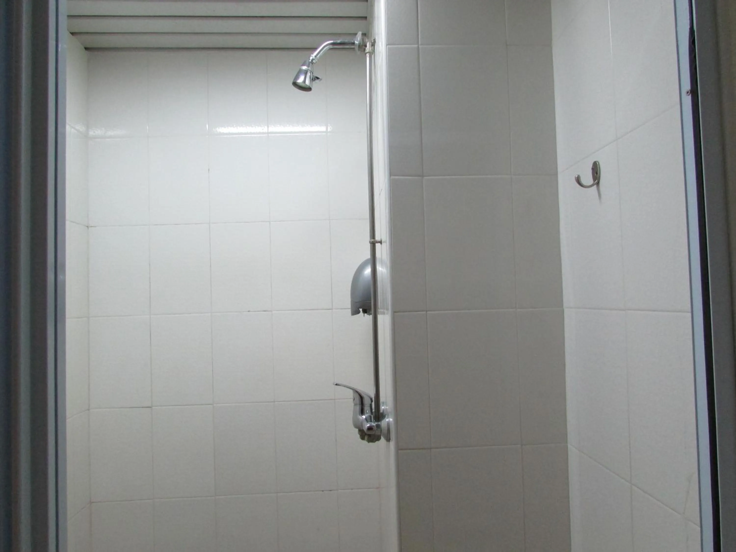 Shower in Hotel Supreme