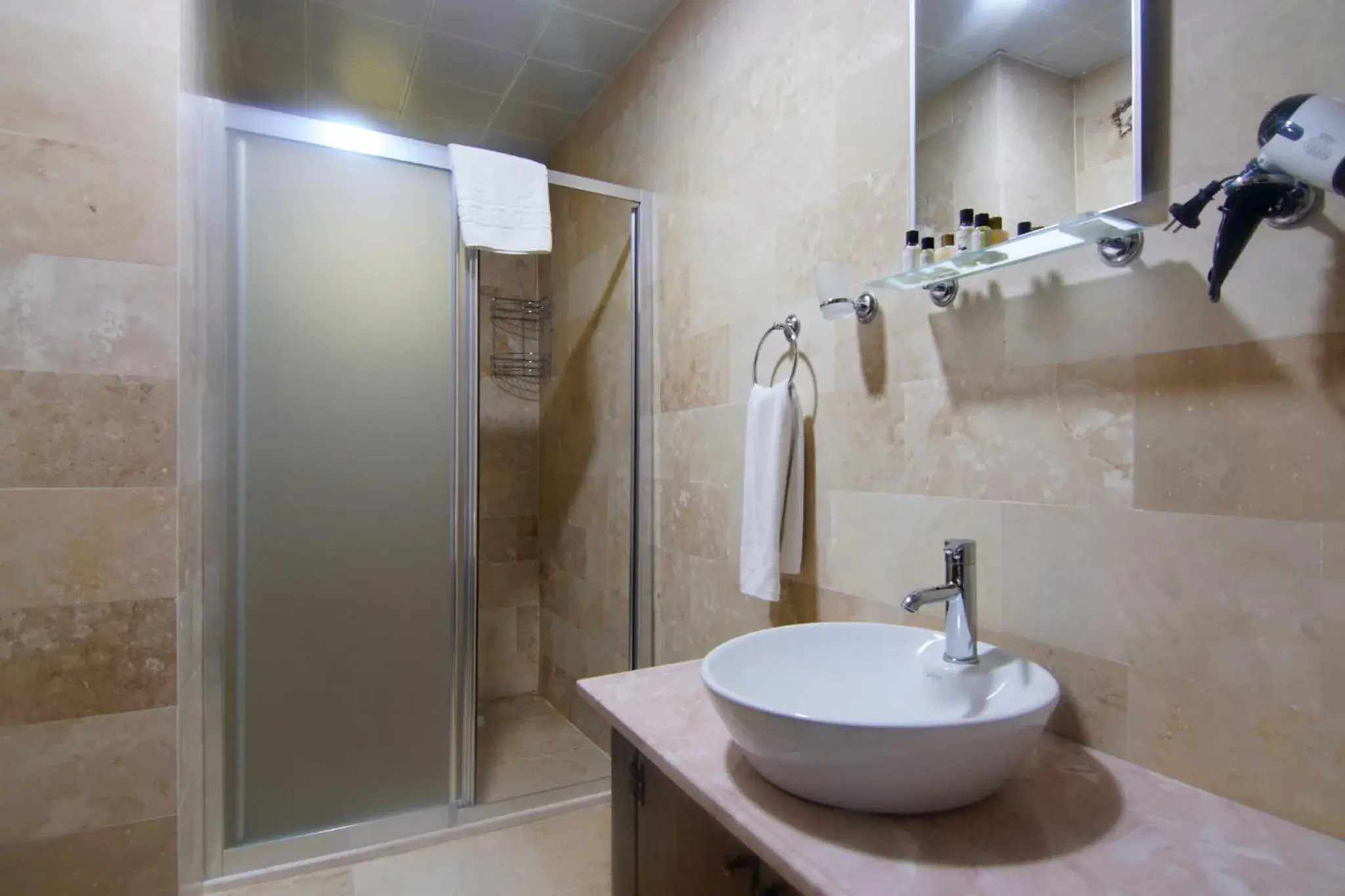 Deluxe Double or Twin Room in Guzide Cave Hotel Deluxe Double or Twin Room in Guzide Cave Hotel