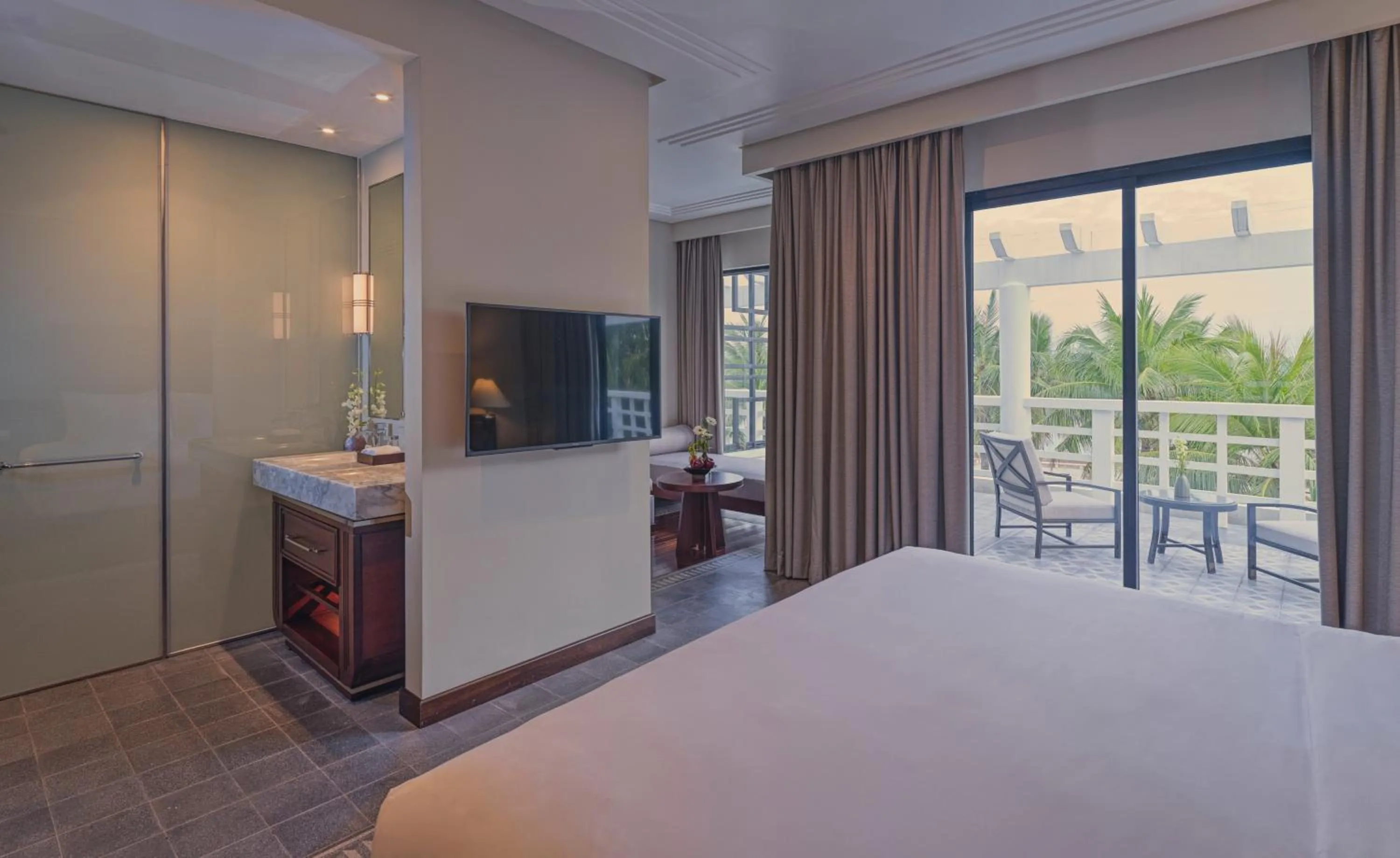 Bedroom, Bed in Azerai La Residence, Hue