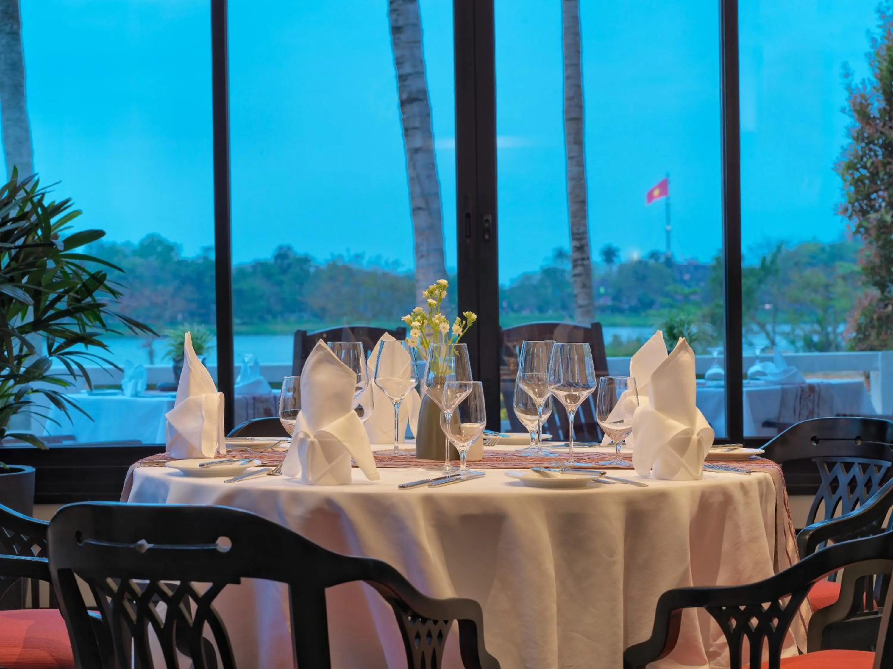 Food in Azerai La Residence, Hue