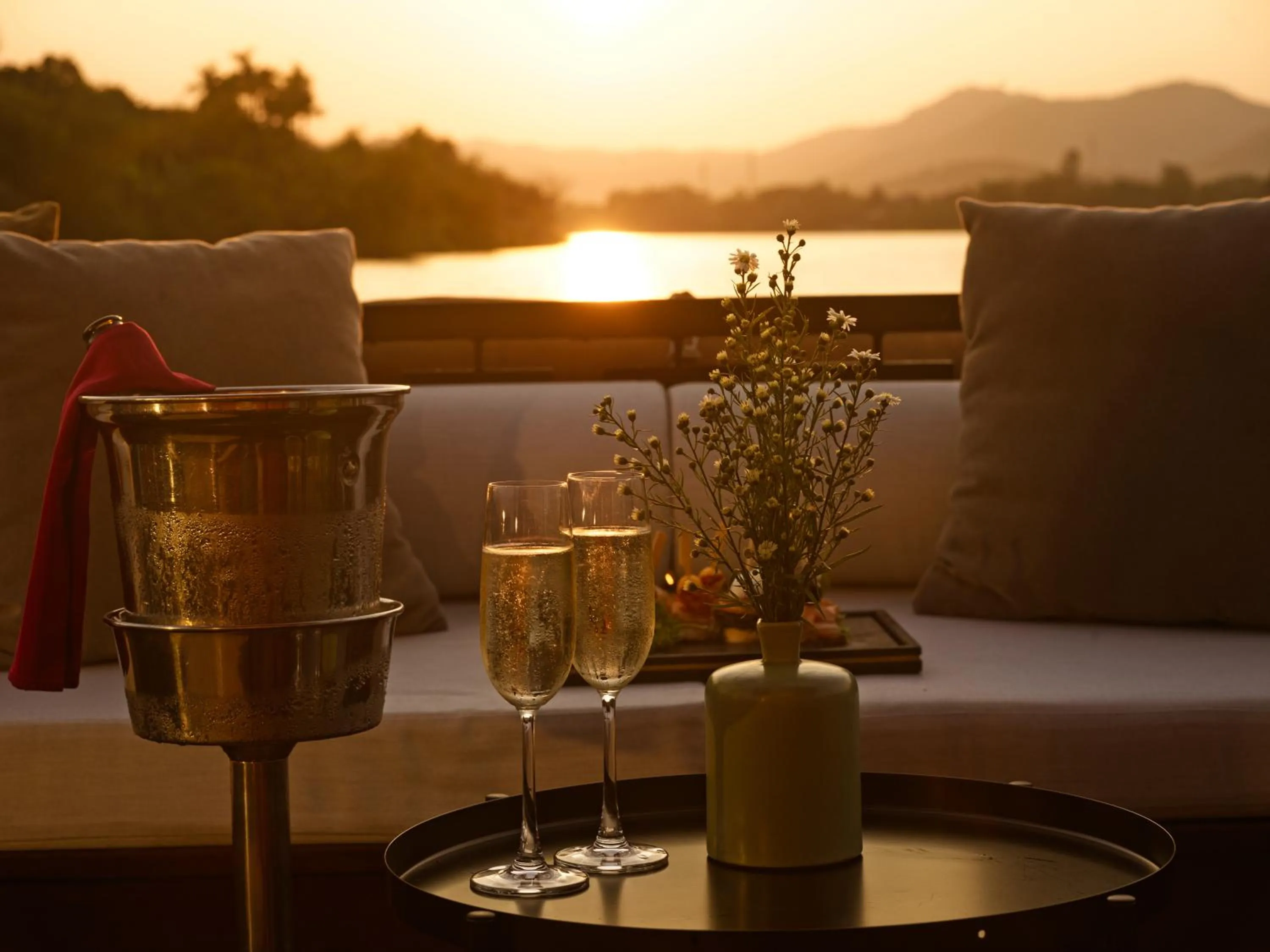 Drinks in Azerai La Residence, Hue