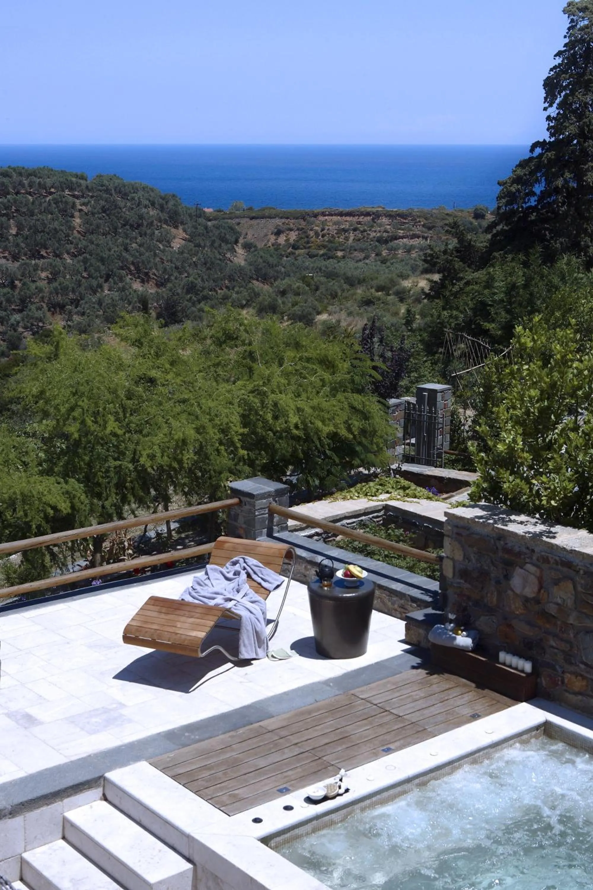 Hot Tub in Kinsterna Hotel