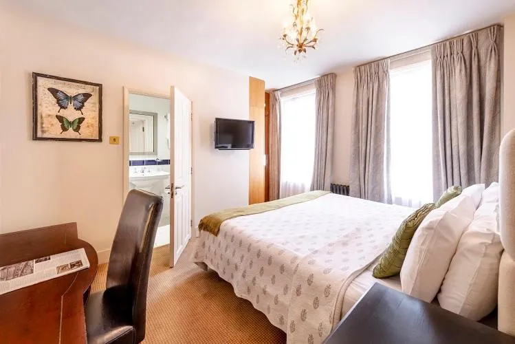 TV and multimedia, Bed in Fielding Hotel