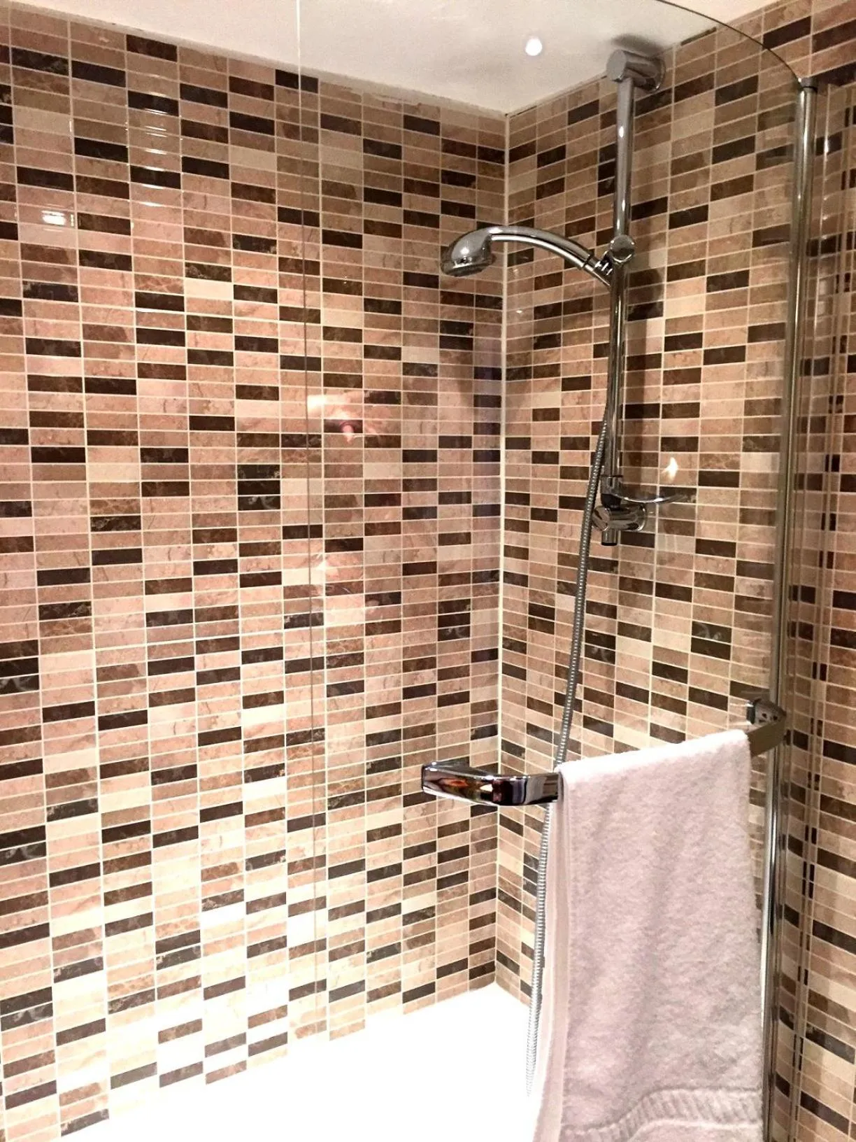 Shower in Fielding Hotel