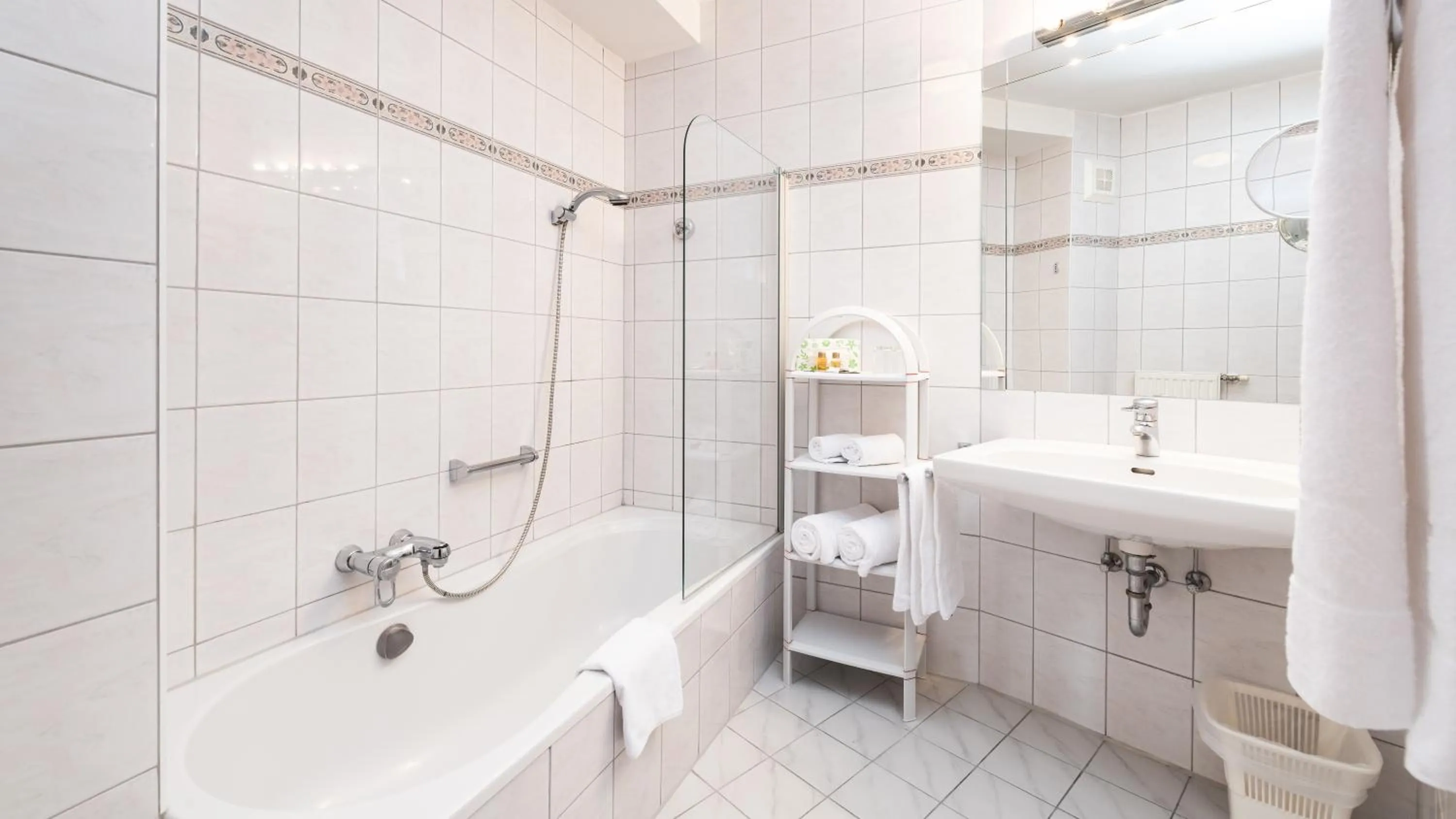 Bathroom in Werzer Strandcasino Hotel