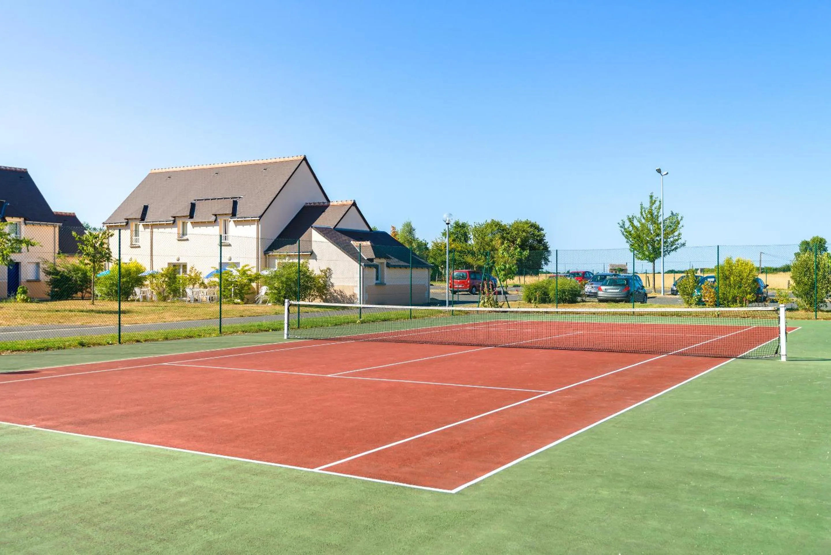 Tennis court in Lagrange Vacances Les Jardins Renaissance