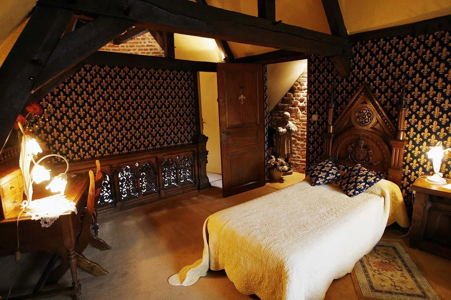 Photo of the whole room, Bed in Auberge Du Bon Fermier