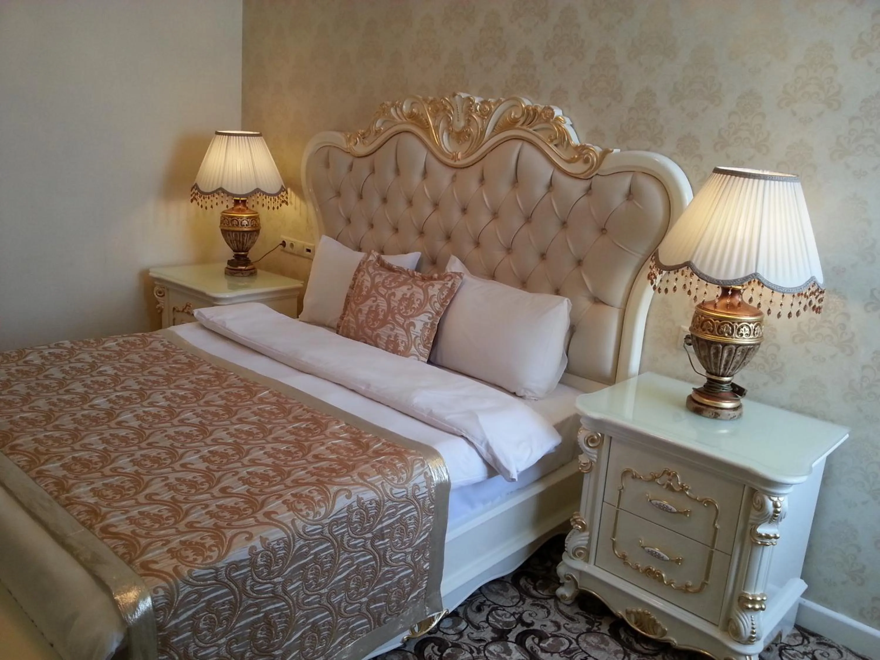 Day, Bed in Best Town Hotel