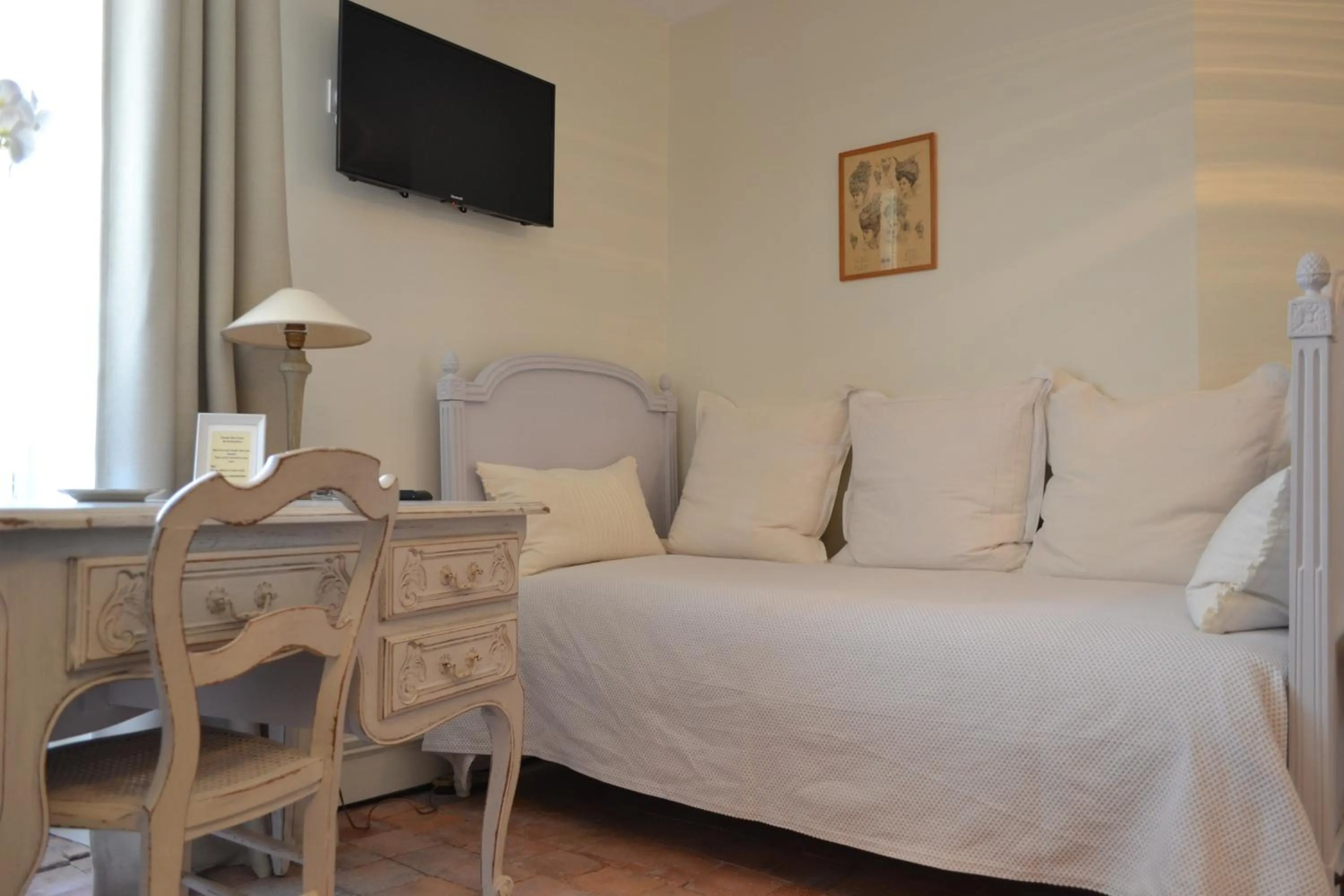 Bed in La Maison Des Buis