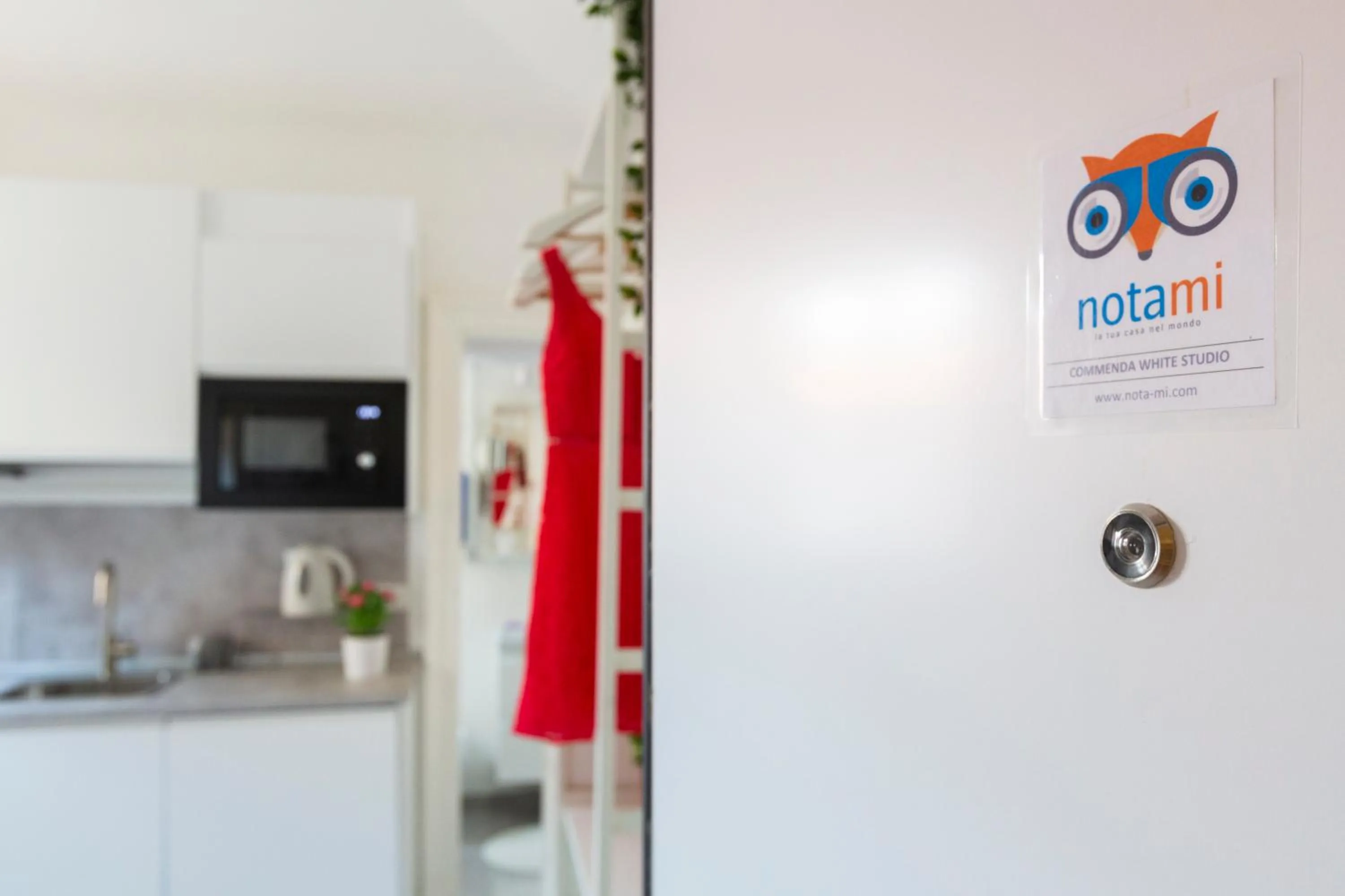 Decorative detail in Commenda White Studio