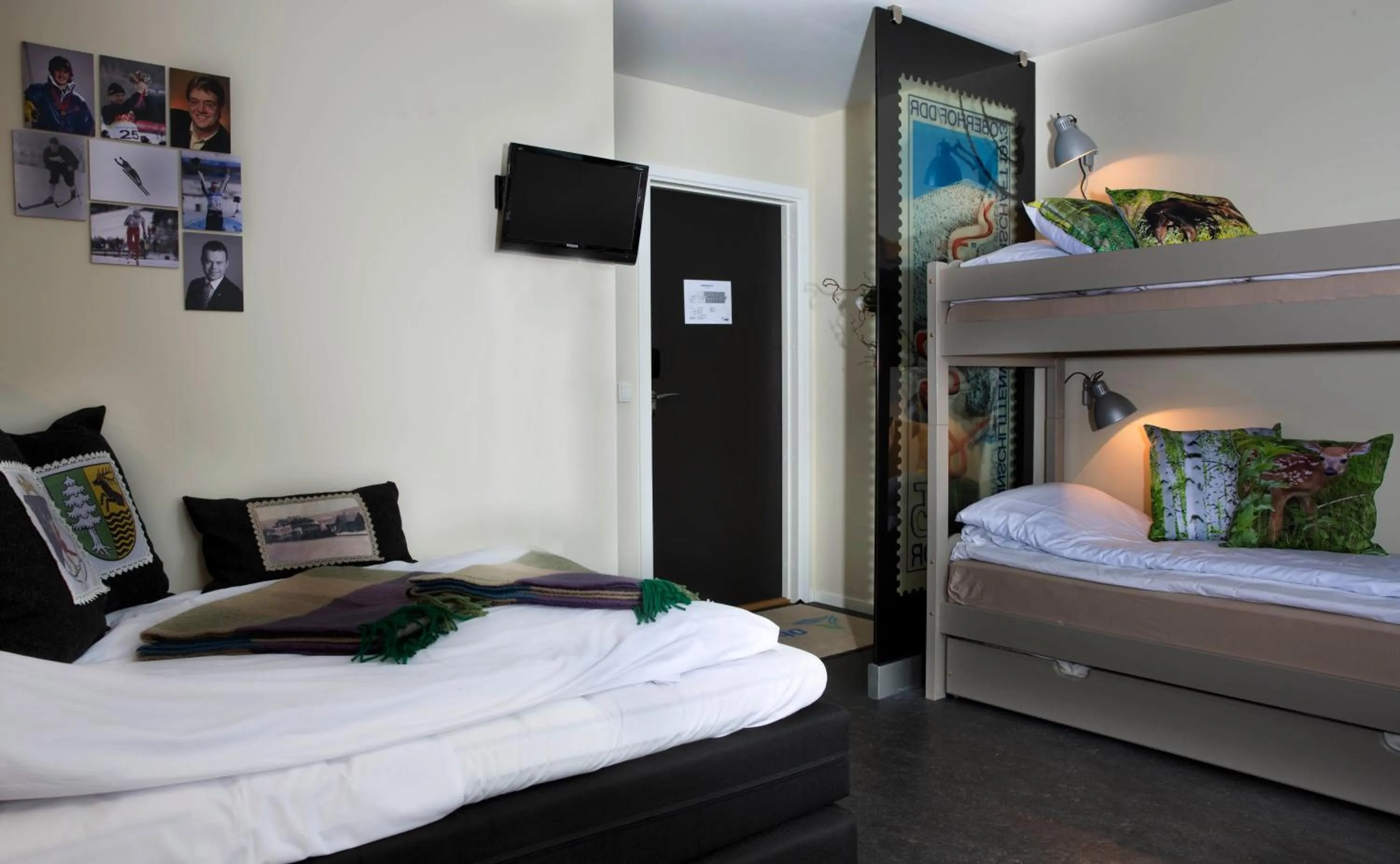 Bed in Stasjonen Hotel