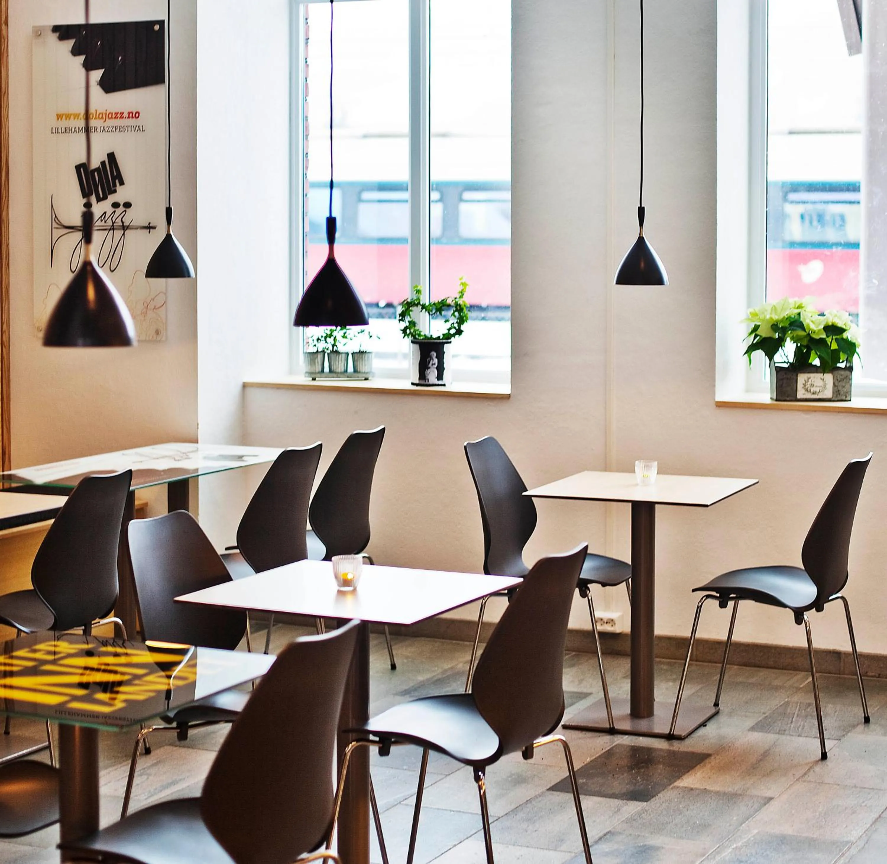 Restaurant/places to eat in Stasjonen Hotel
